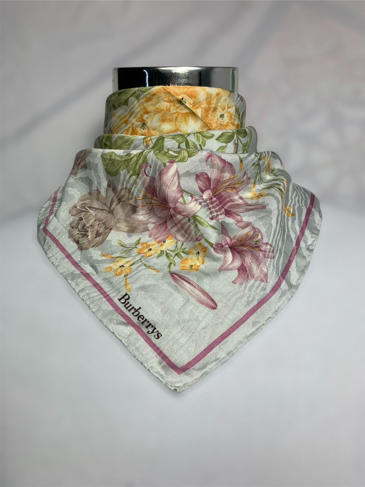 Burberry Burberry Handkerchief / Neckerchief / Bandana Size ONE SIZE - 1 Thumbnail