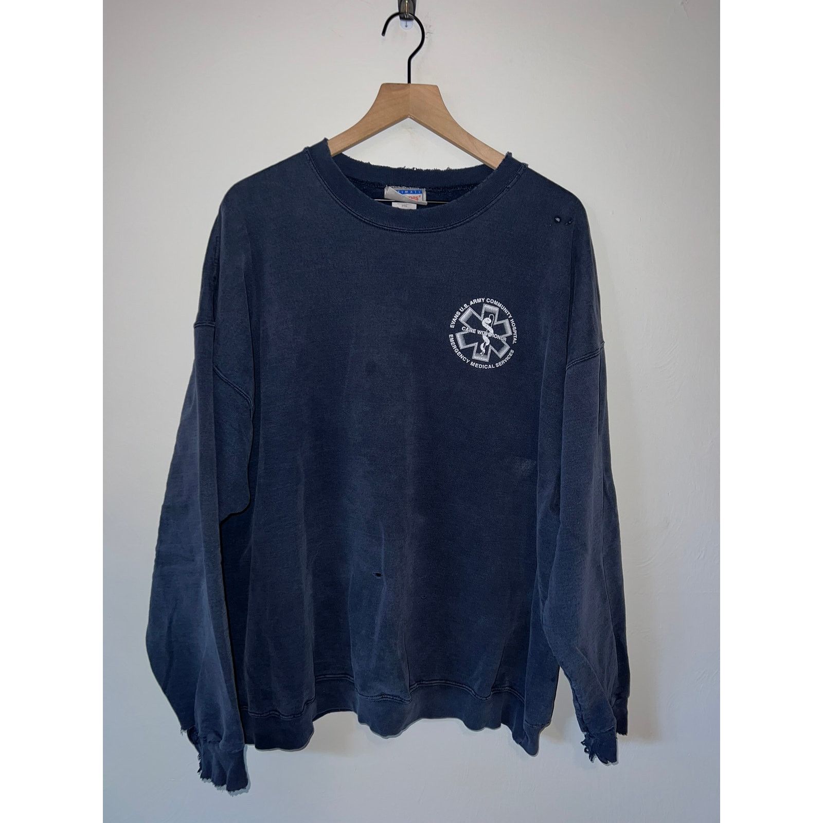 Hanes Vintage US Army Sweatshirt Evans Hospital Fort Carson 90s 2X Size US XXL / EU 58 / 5 - 1 Thumbnail