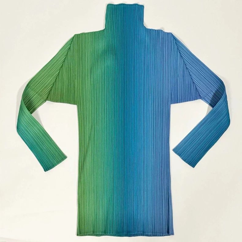 Issey Miyake size:one size Blue and green gradient aurora