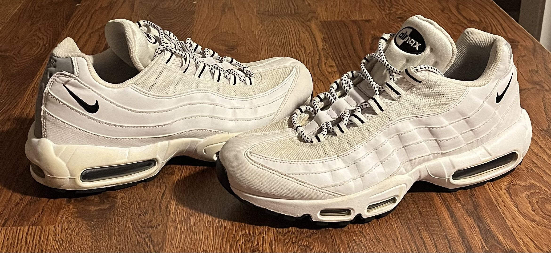 Nike Nike Air Max 95 White Black Running Shoes Size US 11 / EU 44 - 1 Thumbnail