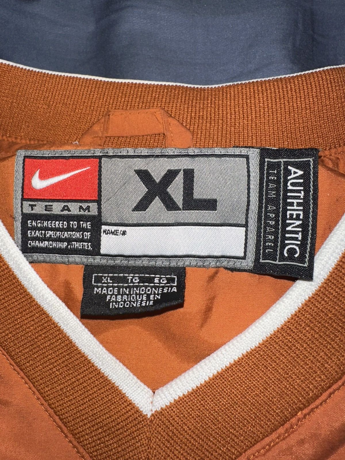 Nike × Vintage Nike Vintage Longhorns center logo crewneck Size US XL / EU 56 / 4 - 2 Thumbnail