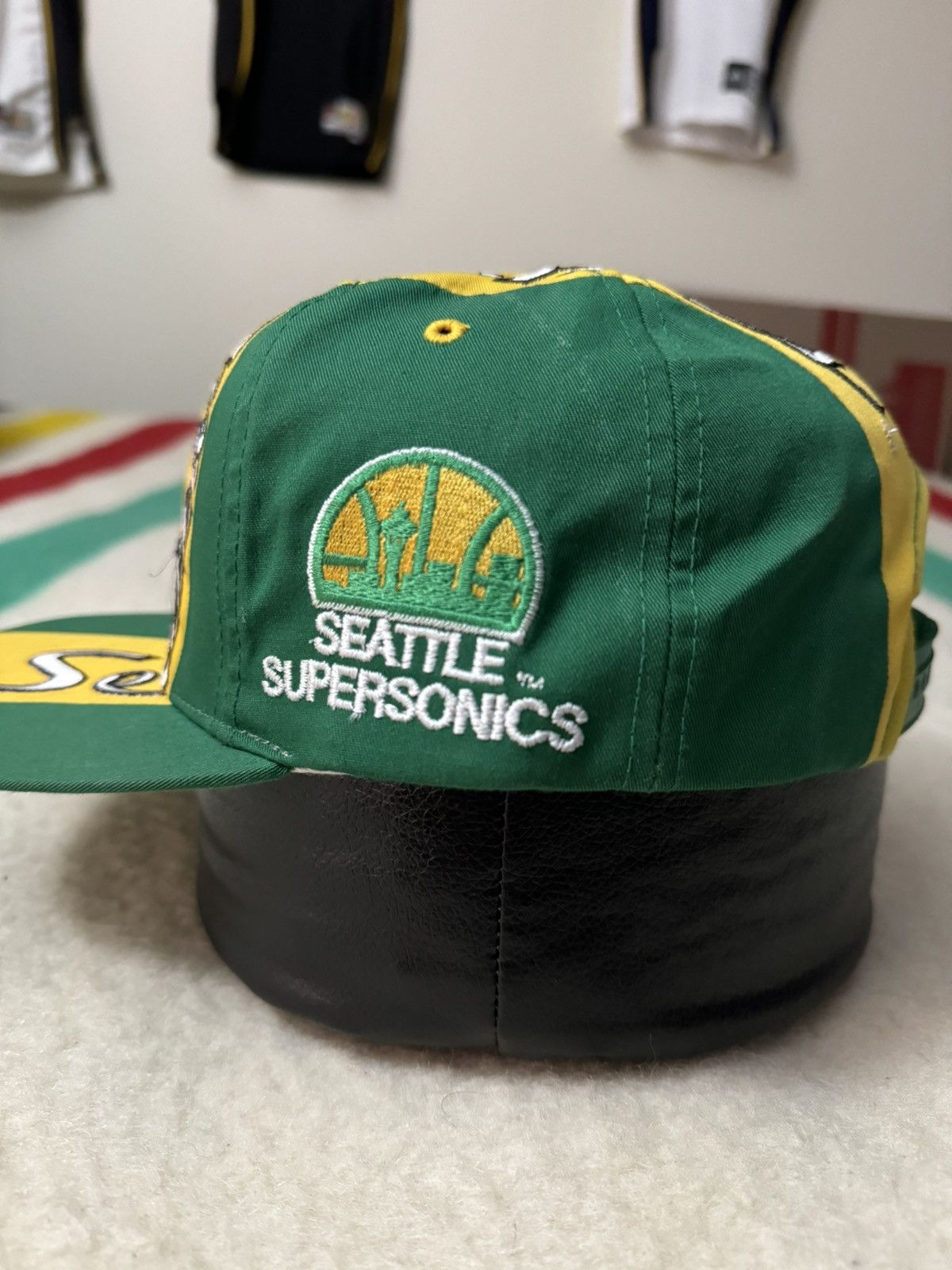 Logo Athletic × NBA × Sports Specialties Sports Specialties Seattle SuperSonics Sonics Hat snapback Size ONE SIZE - 12 Thumbnail