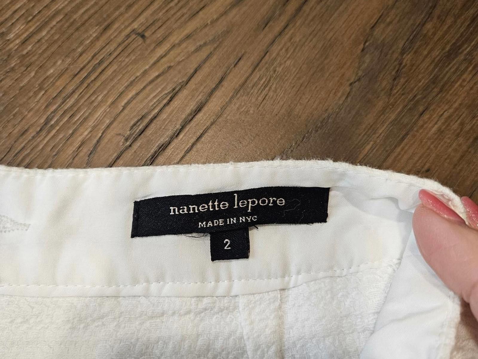 Designer Nanette Lepore Women's Textured White Skort - Size 2 #226 Size 26" / US 2 / IT 38 - 3 Thumbnail