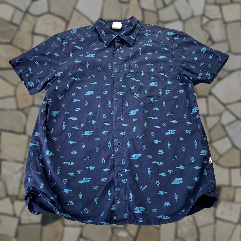 The North Face The North Face Shirt Mens Large Blue Camping Short Sleeve Button Up Outdoor Size US L / EU 52-54 / 3 - 1 Thumbnail