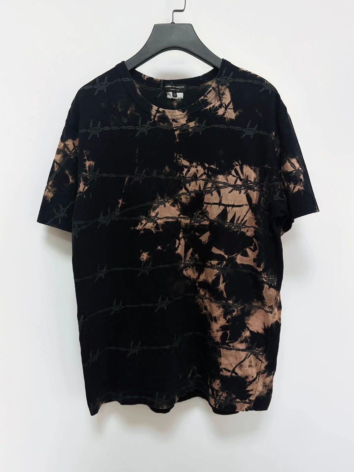 Comme des Garcons CDG Tie-Dye Barbed Wire Punk Print Tee S Size US S / EU 44-46 / 1 - 1 Thumbnail