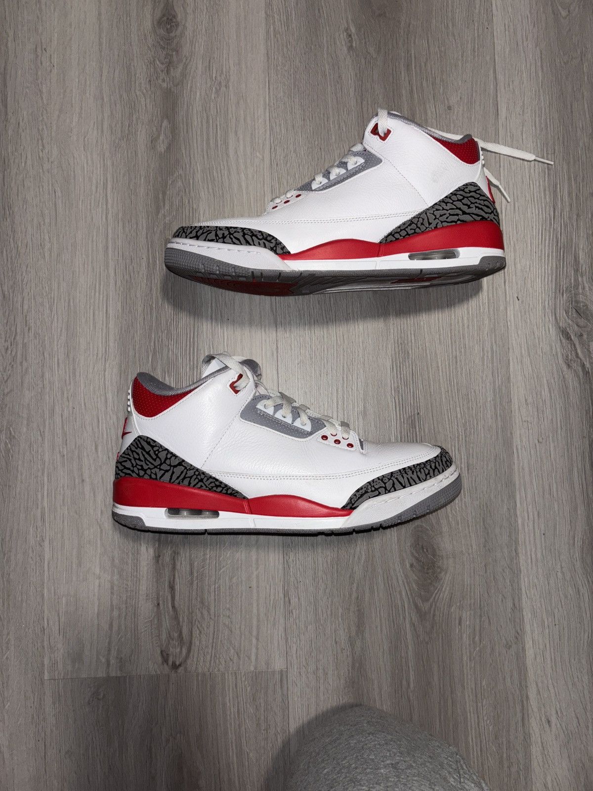 Jordan Brand Jordan 3 Fire Red Size US 11.5 / EU 44-45 - 1 Thumbnail