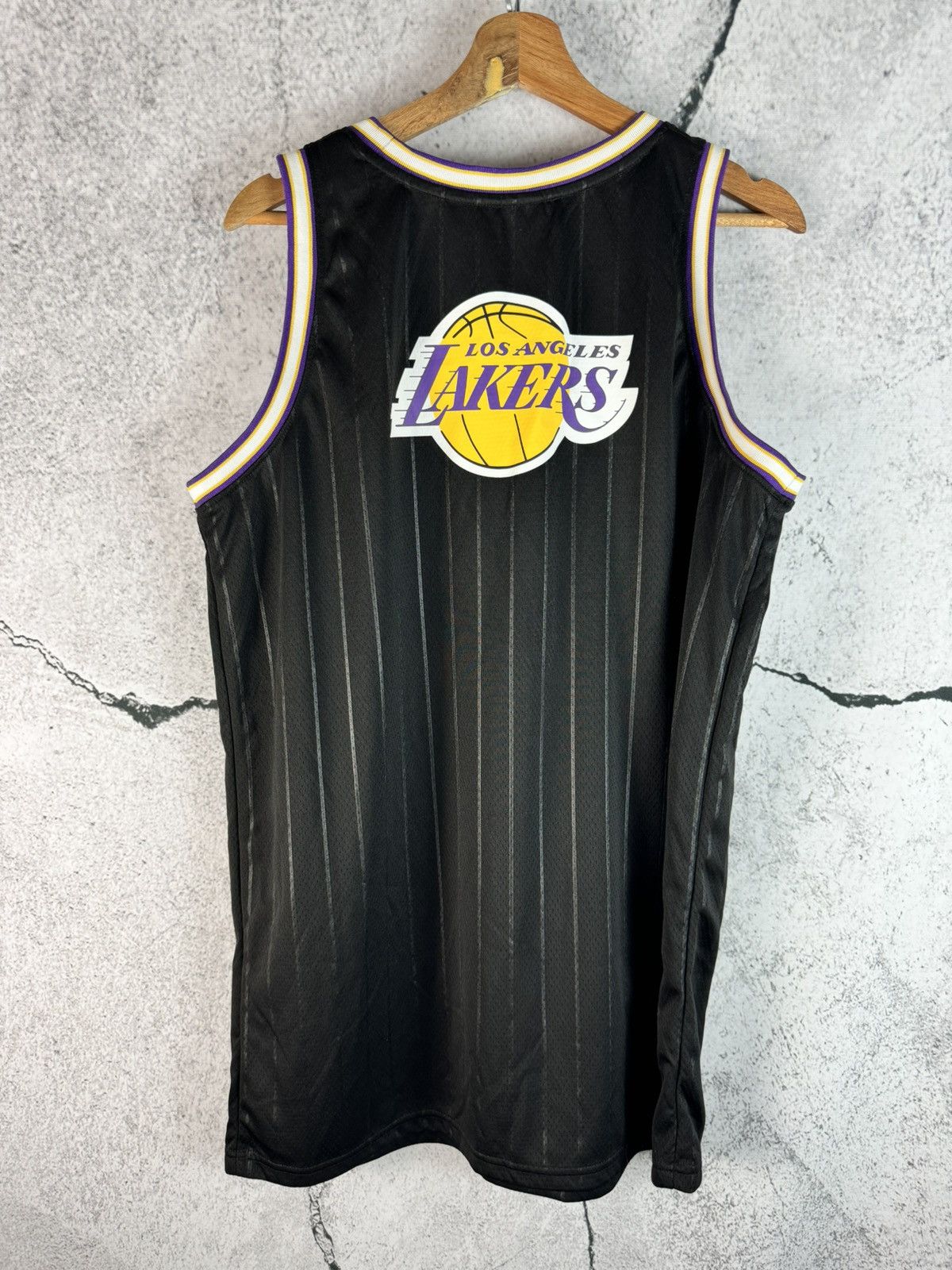 NBA × Vintage NBA Lakers Basketball Jersey Size US M / EU 48-50 / 2 - 2 Thumbnail