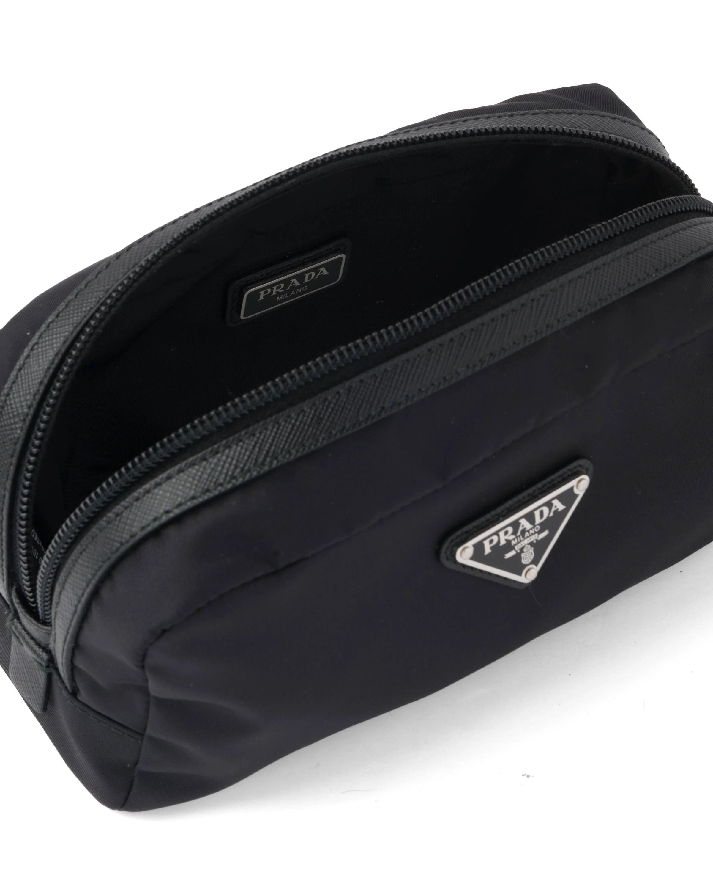 Prada o1srvl11e0624 Size: OS / Cosmetic Pouch in Black Size ONE SIZE - 4 Thumbnail