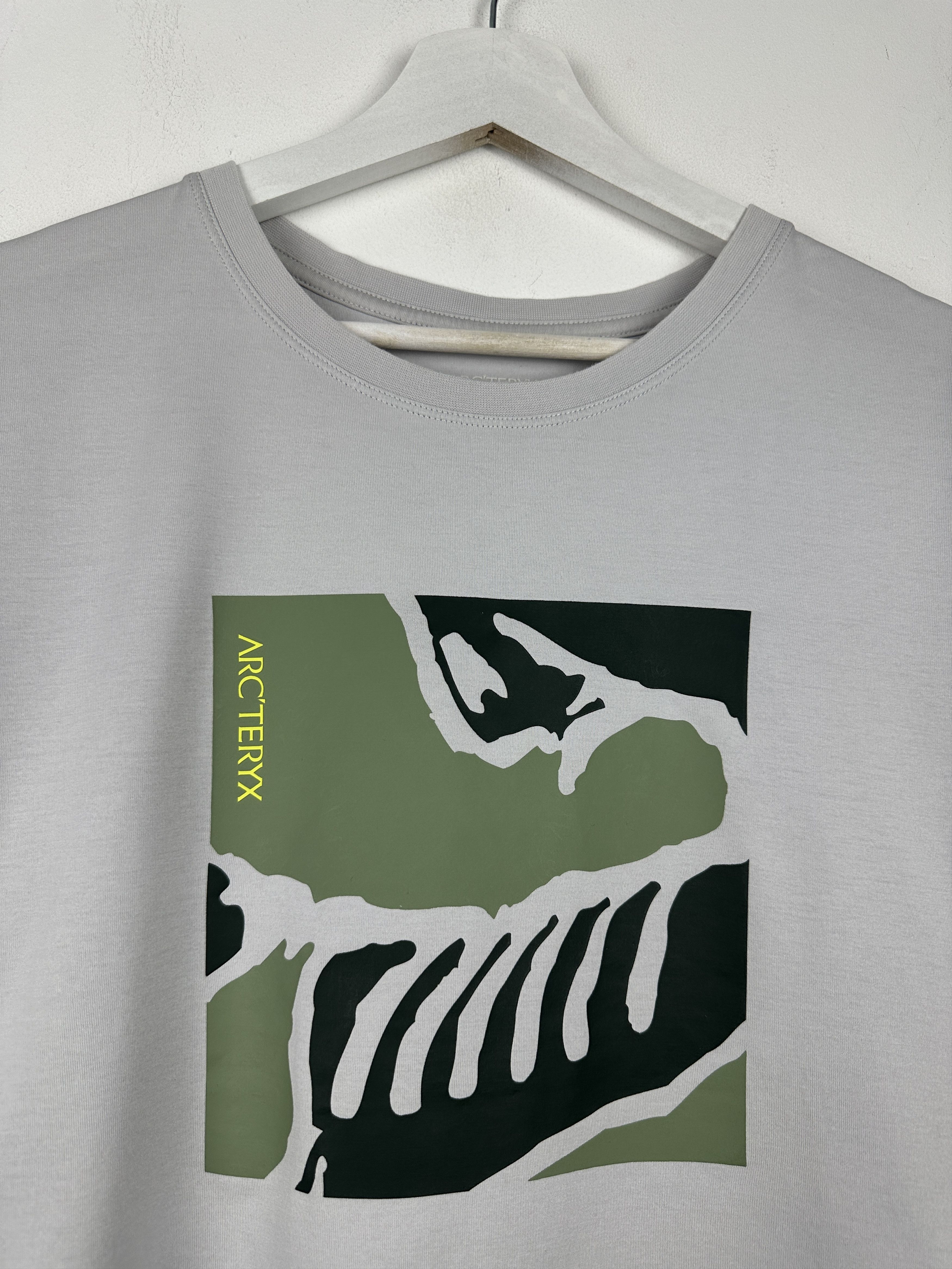 Arc'teryx Arcteryx Bird Big Logo T Shirt Tee Size US L / EU 52-54 / 3 - 3 Thumbnail