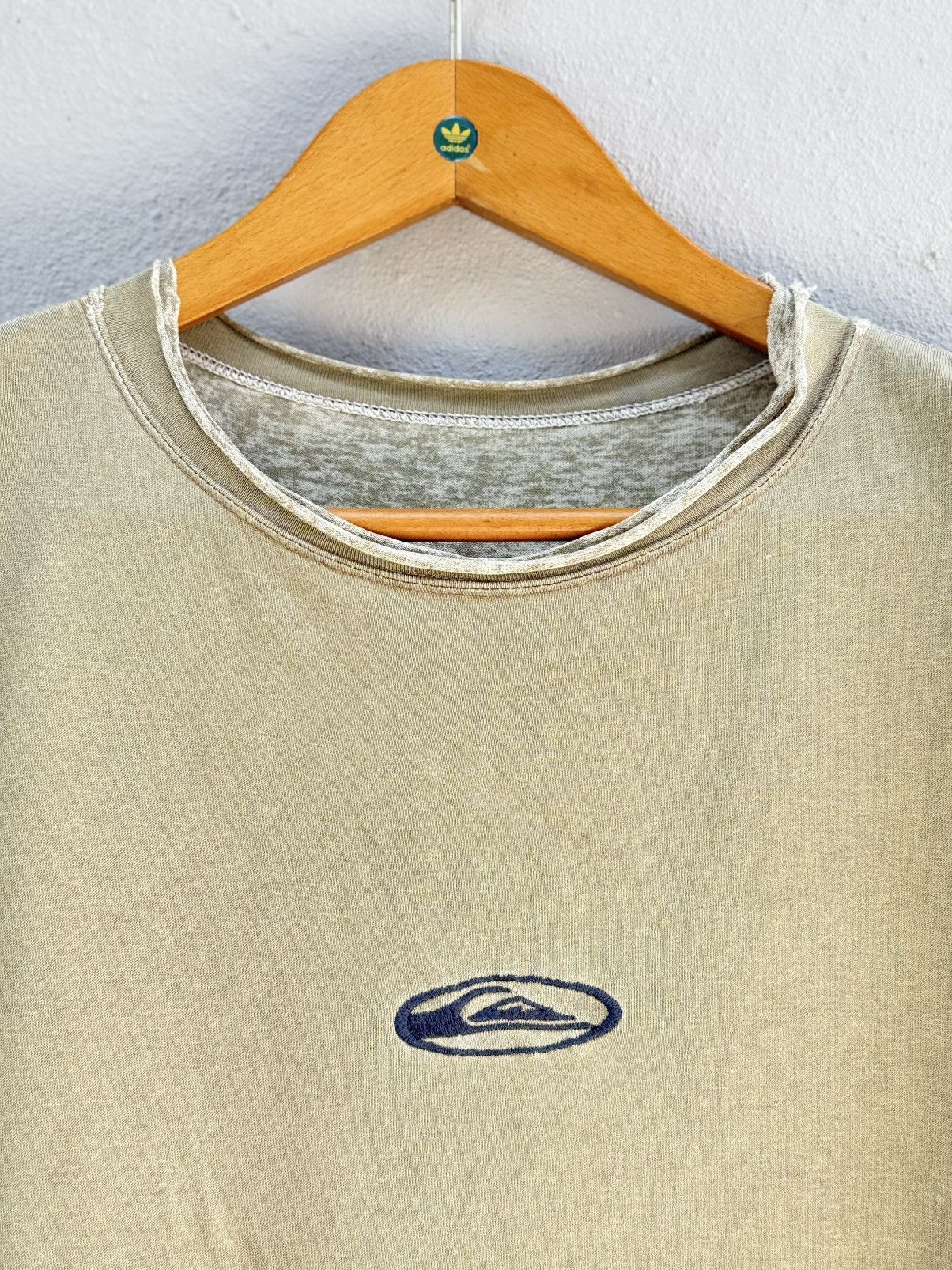 Quiksilver Vintage 80s Quiksilver Surf Embroidery Logo Canter Faded T Size US L / EU 52-54 / 3 - 2 Thumbnail