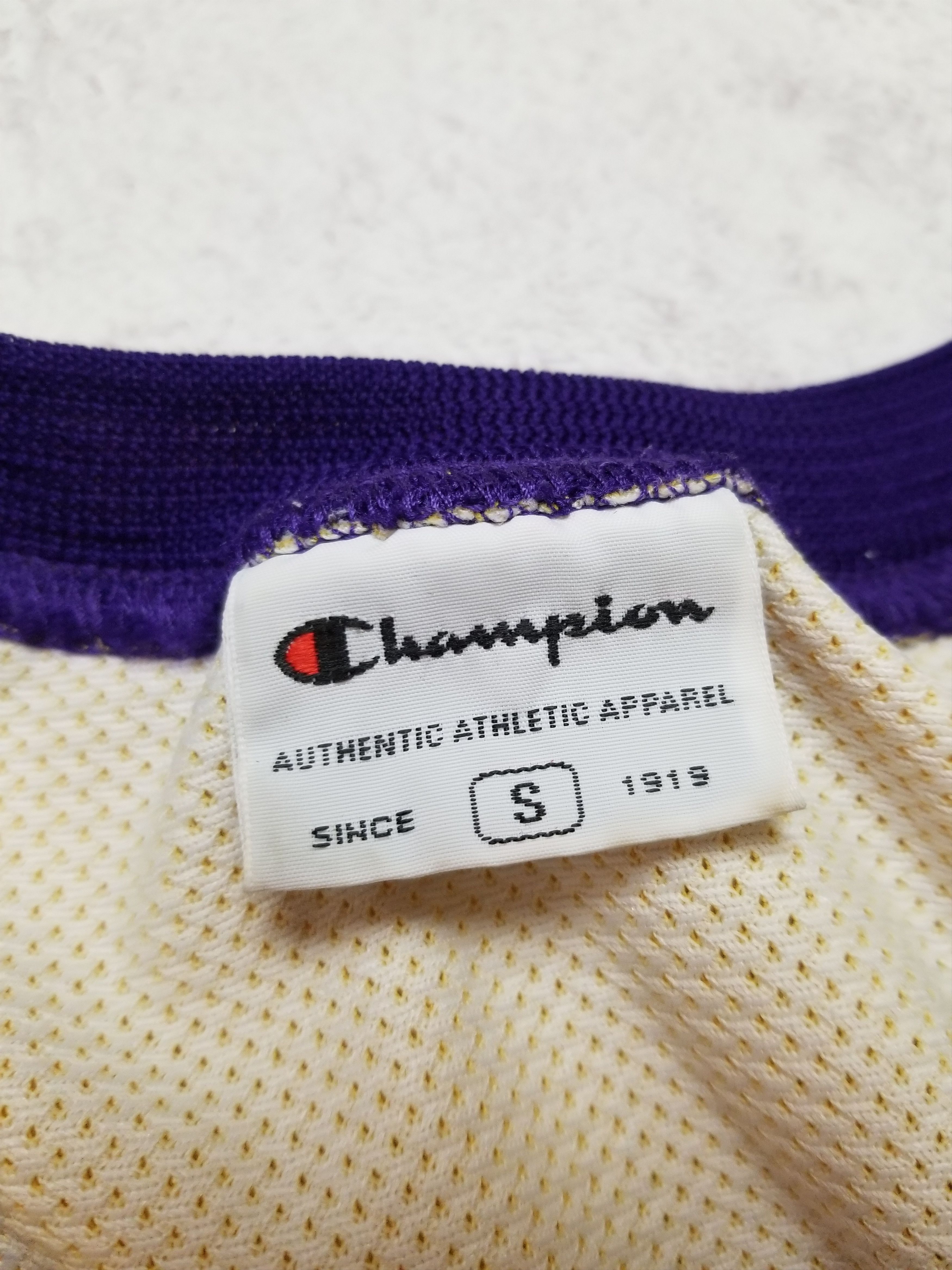 Champion KOBE BRYANT #24 LOS ANGELES LAKERS BASKETBALL NBA JERSEY Size US S / EU 44-46 / 1 - 14 Thumbnail