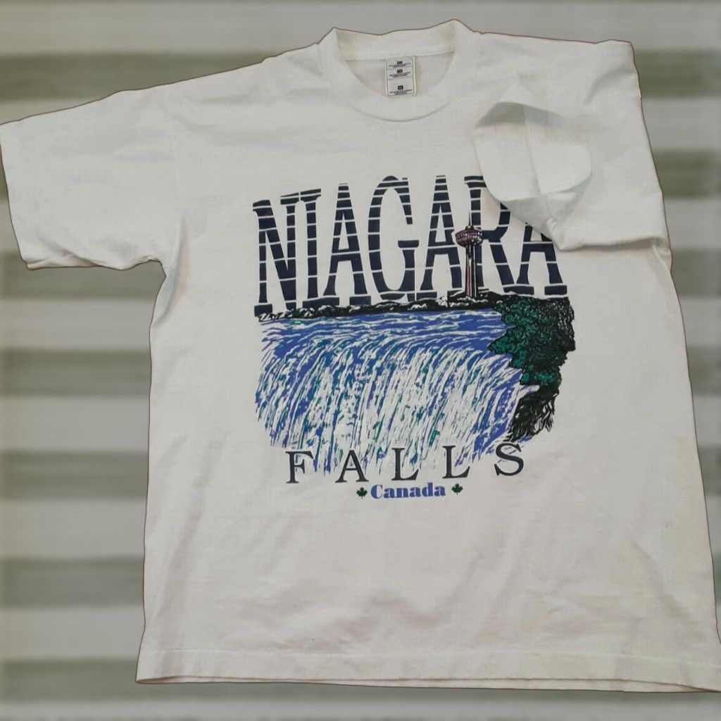 Fruit Of The Loom VINTAGE Niagara Falls Single Stitch T-Shirt Canada fruit of loom XL White Men 90s Graphic Art Short Sleeve Regular Regular Size US XL / EU 56 / 4 - 1 Thumbnail