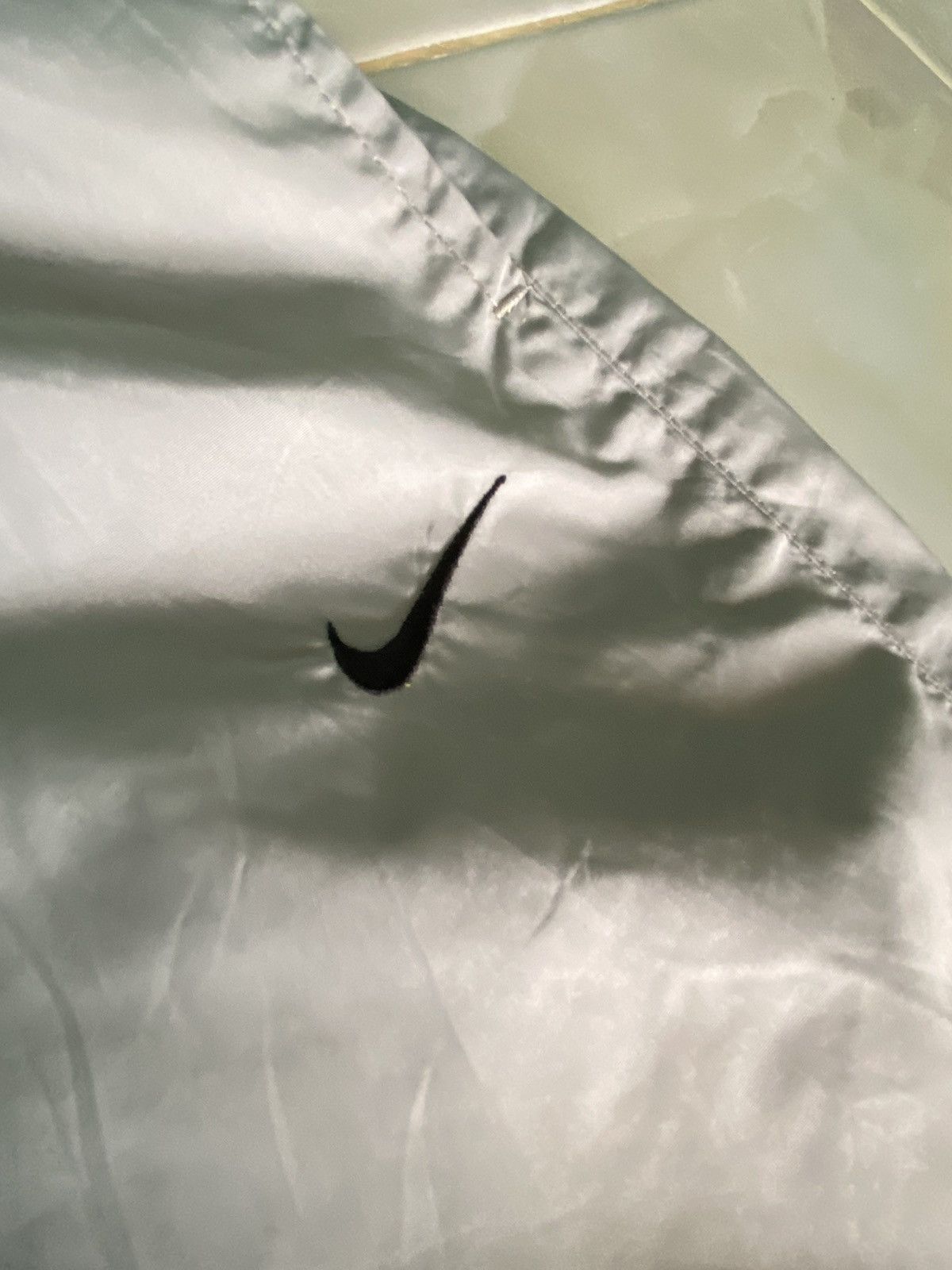 Nike VINTAGE NIKE 90S BAGGY NYLON WIDE LEG SWOOSH TRACK PANTS Y2K Size US 30 / EU 46 - 8 Thumbnail