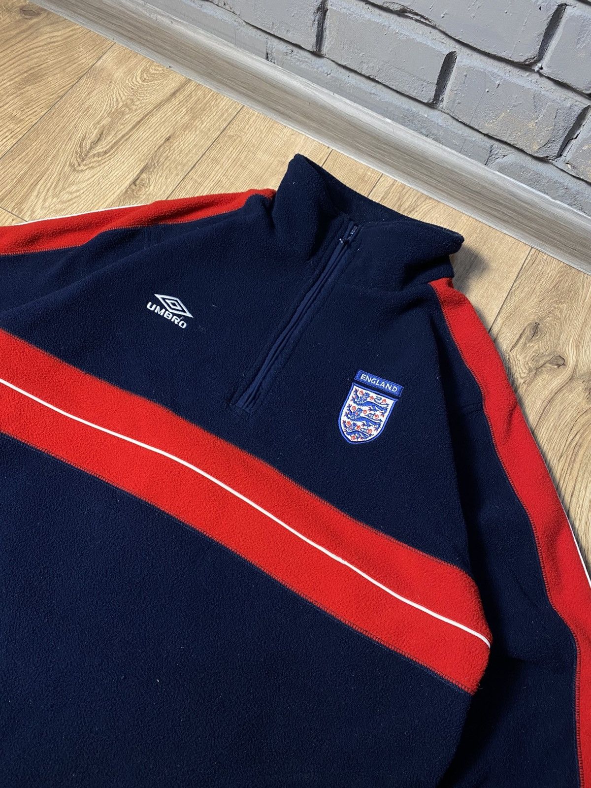 Umbro ENGLAND 1999/2001 TRAINING FOOTBALL FLEECE JACKET UMBRO sz M Size US M / EU 48-50 / 2 - 2 Thumbnail