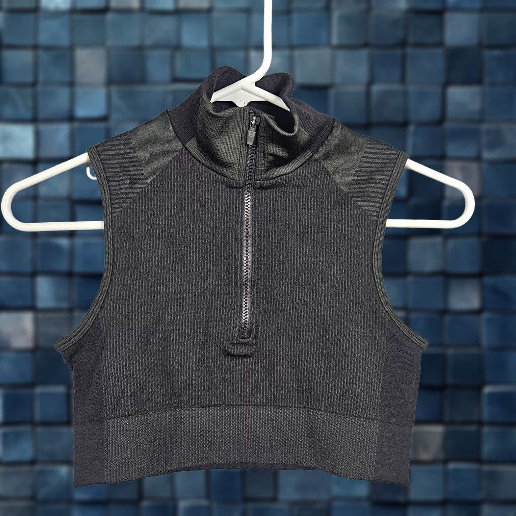 Yohji Yamamoto Y-3 Yohji Yamamoto Seamless Women's Crop Rib Knit Sport Top XS Black Crop Top Womens XS Knit Sportswear Casual Sleeveless V-Neck Size XS / US 0-2 / IT 36-38 - 1 Thumbnail