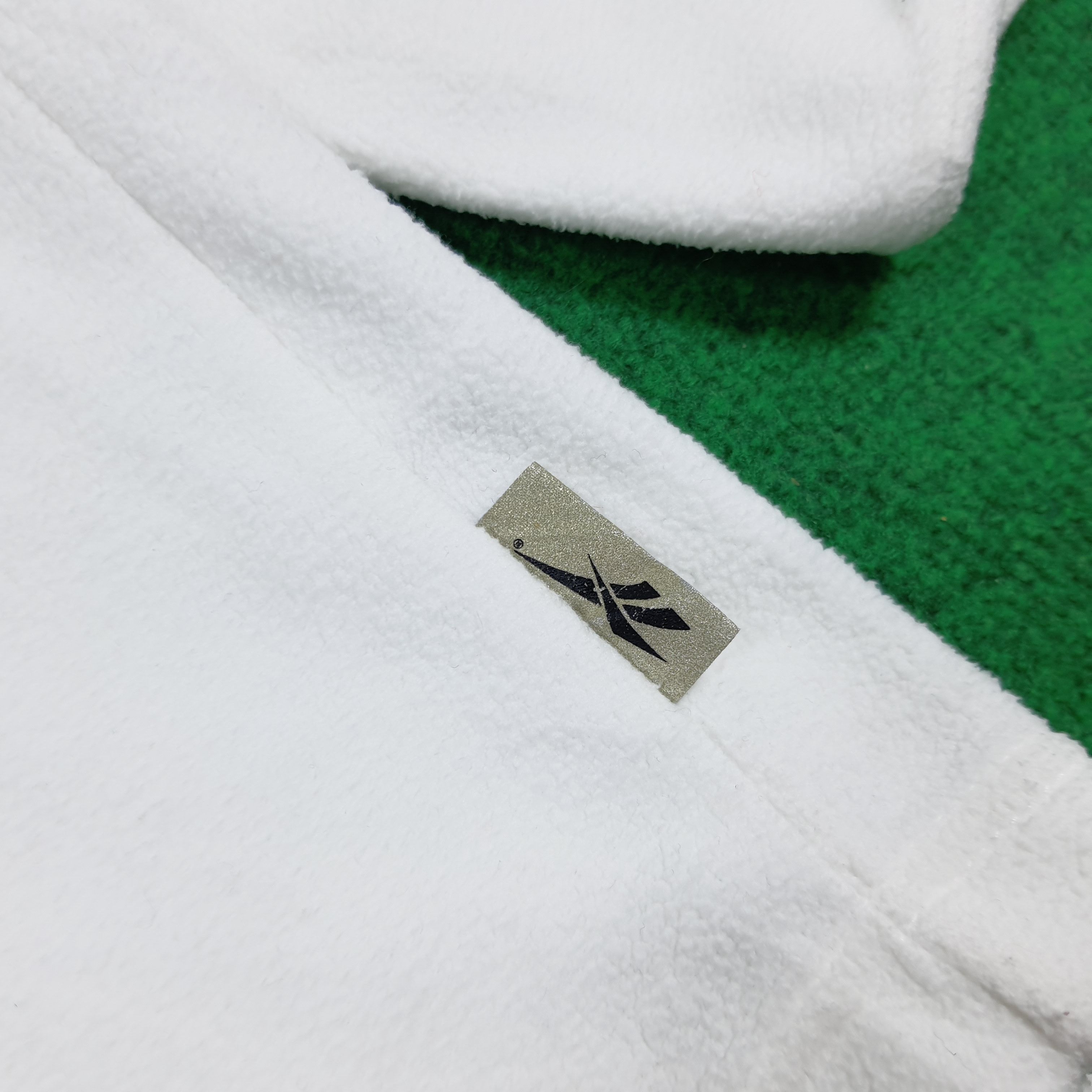 Reebok Vintage Reebok Sportswear Half Zipper Sweatshirt C303N17 Size US L / EU 52-54 / 3 - 3 Thumbnail