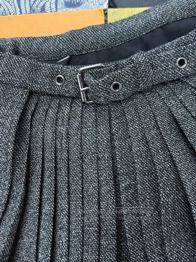 Dior Dior Grey lace stitched pleated skirt Size 24" / US 00 / IT 34 - 2 Thumbnail