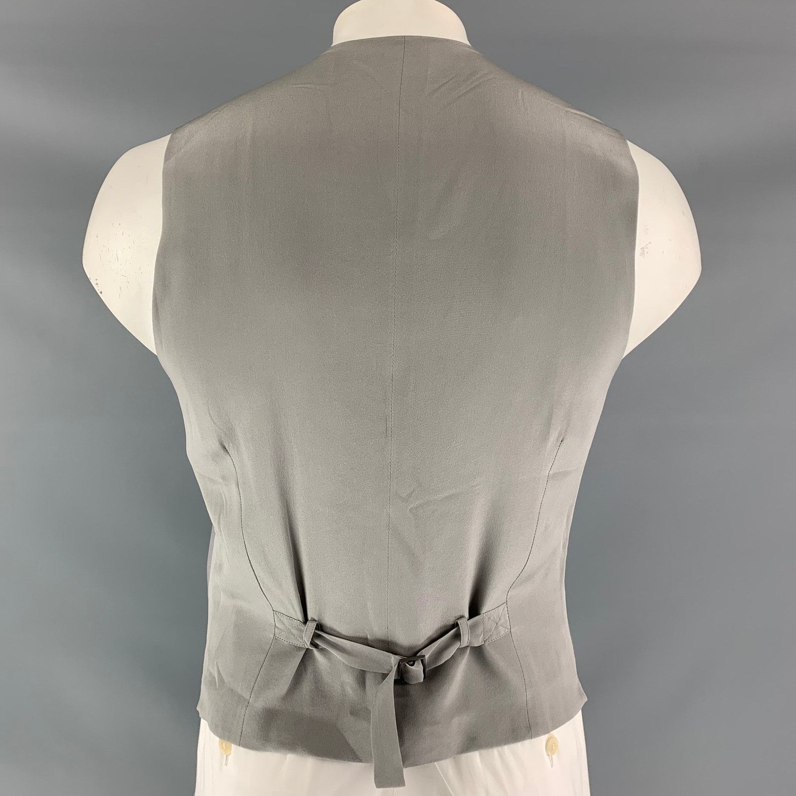 Dolce & Gabbana Size 40 Solid Wool & Silk Buttoned Light Gray Vest Size 40R - 3 Thumbnail
