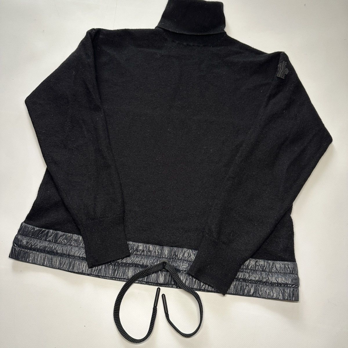 Moncler Moncler Turtleneck Sweater Drawstring Patch Size S Size S / US 4 / IT 40 - 3 Thumbnail