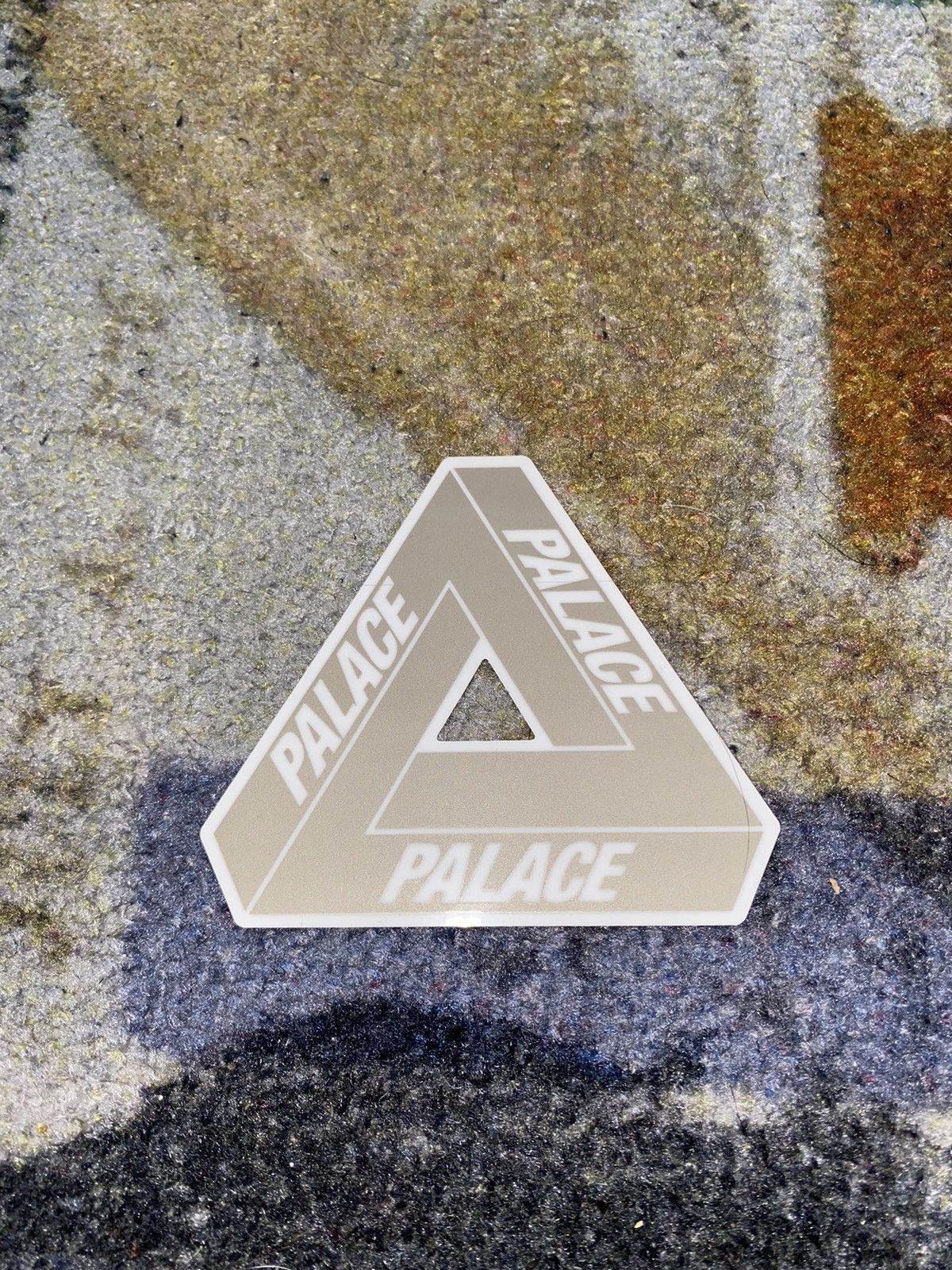 Palace Palace Exclusive Tri Ferg Sticker Size ONE SIZE - 1 Preview