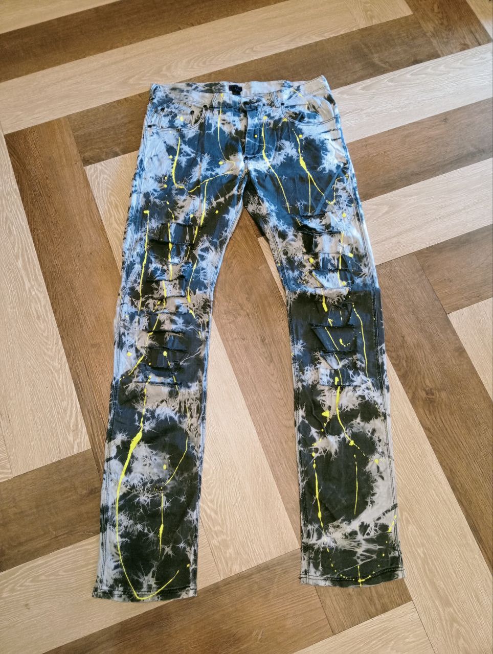 H&M H&M DISTRESSED BLEACH PAINTER PANTS Size US 32 / EU 48 - 1 Thumbnail