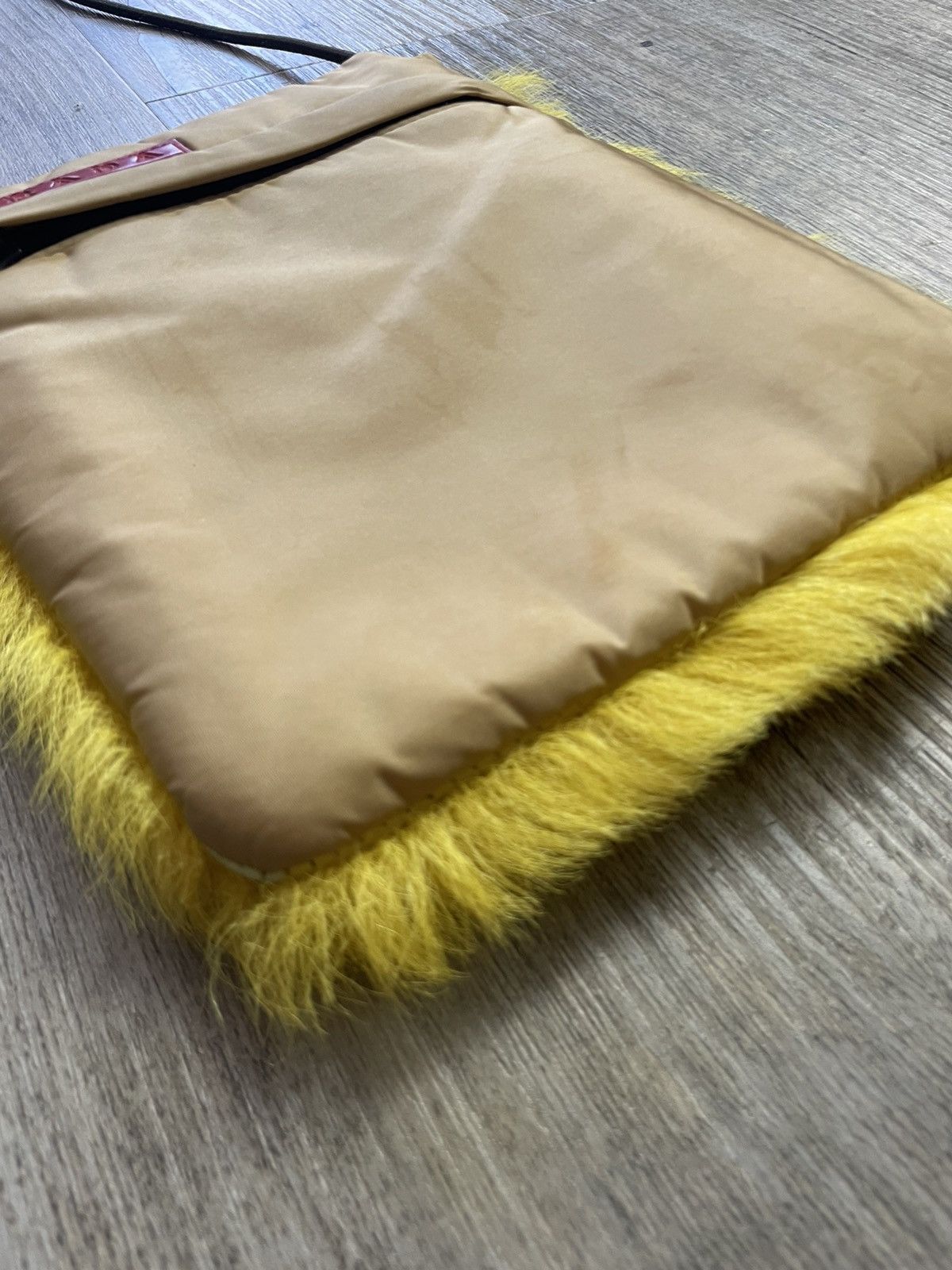 Prada Prada sport 2000s fur utility bag yellow fur Size ONE SIZE - 4 Thumbnail