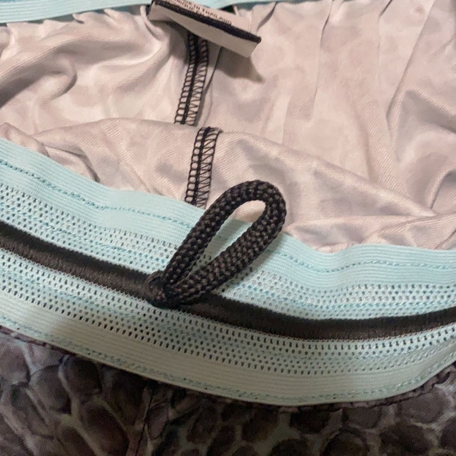 Nike 2010 Nike Kobe Snake Skin Dri-Fit Shorts Size US 28 / EU 44 - 7 Thumbnail