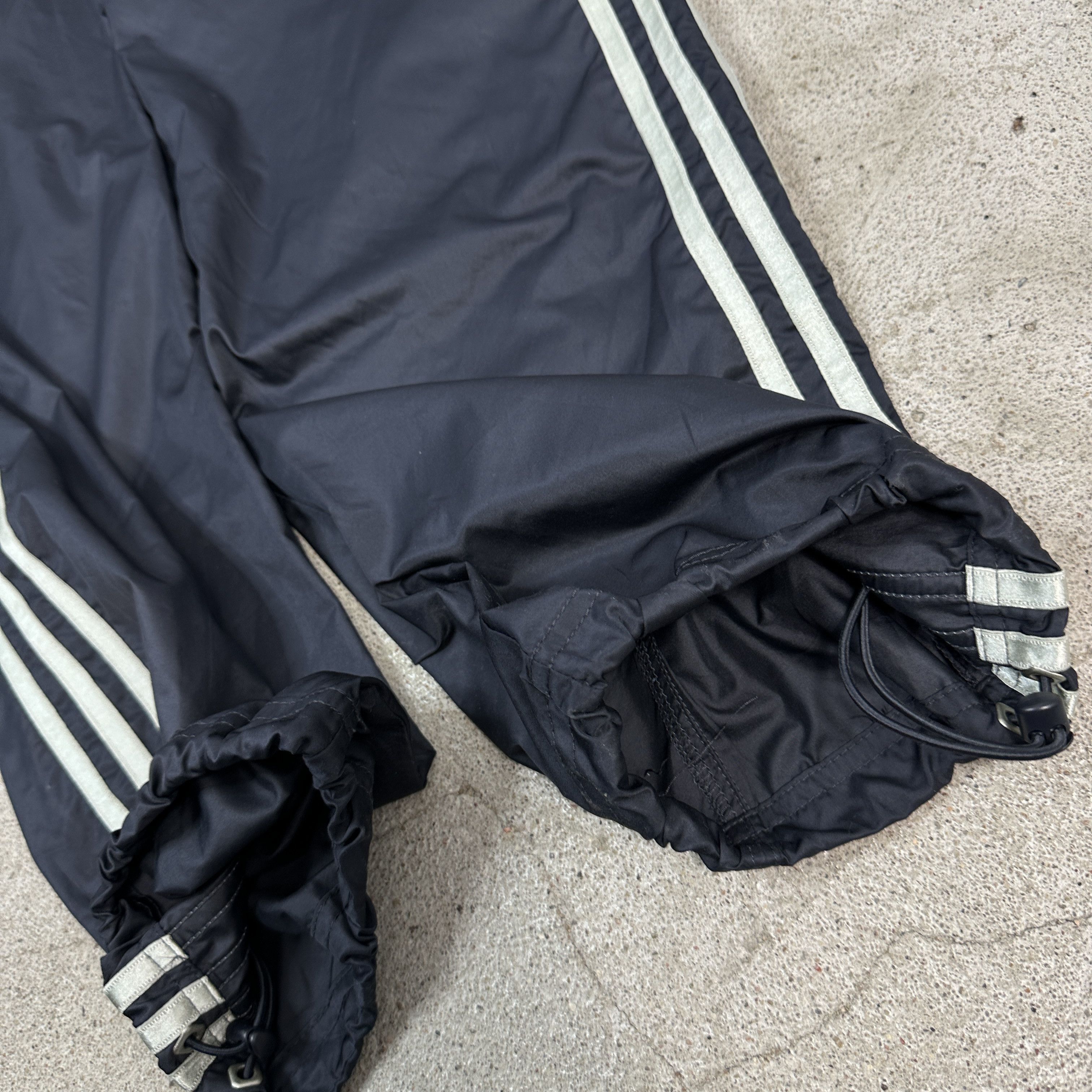 Adidas × Vintage Vintage Sportswear Y2K Nylon Baggy Adidas Sweatpants Size US 32 / EU 48 - 2 Thumbnail