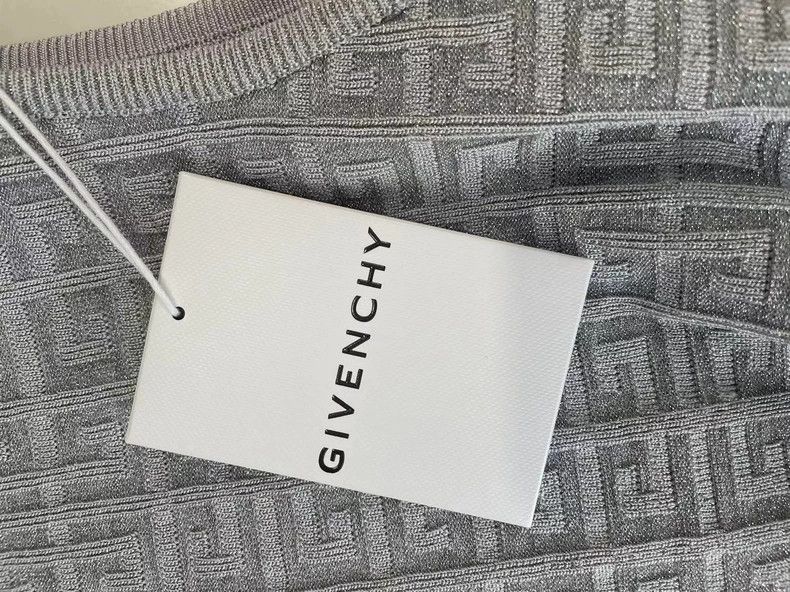 Givenchy Givenchy Gray Knit Vest, Size S, Greek Pattern Embossed Size US S / EU 44-46 / 1 - 6 Thumbnail