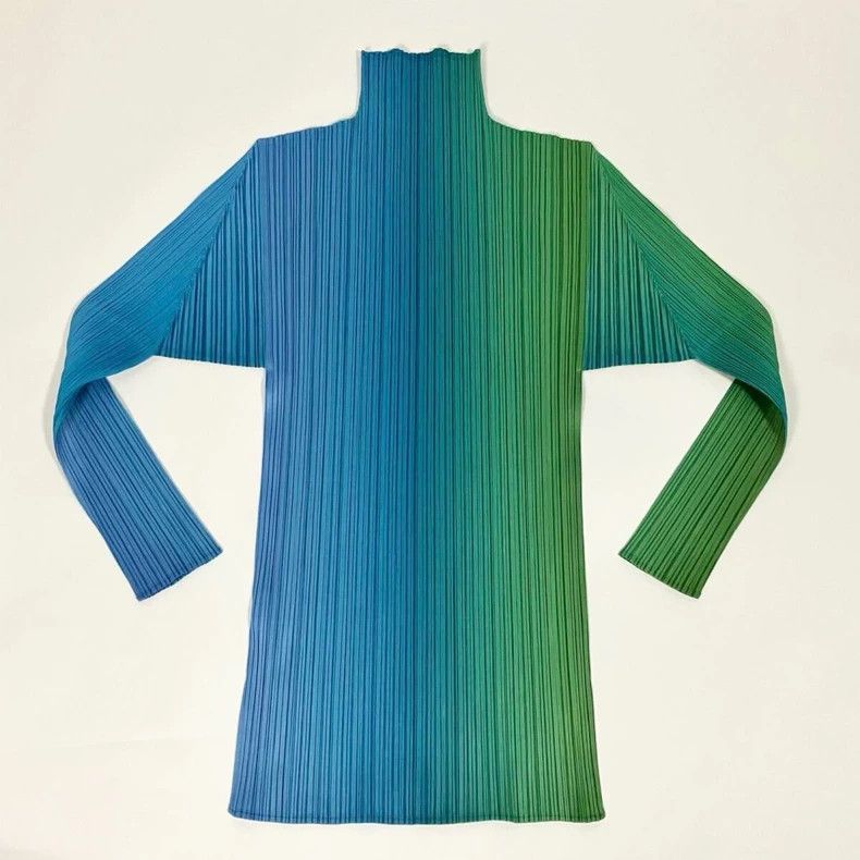 Issey Miyake size:one size Blue and green gradient aurora