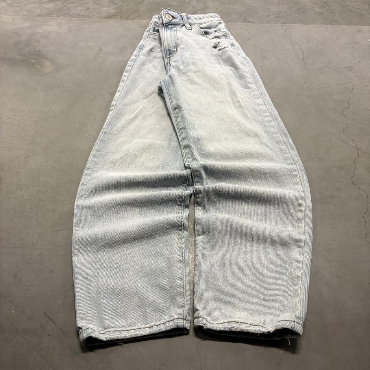 Vintage Crazy Vintage Y2K/2000s Baggy Skater Light Wash Denim Jeans! Size US 26 / EU 42 - 1 Thumbnail