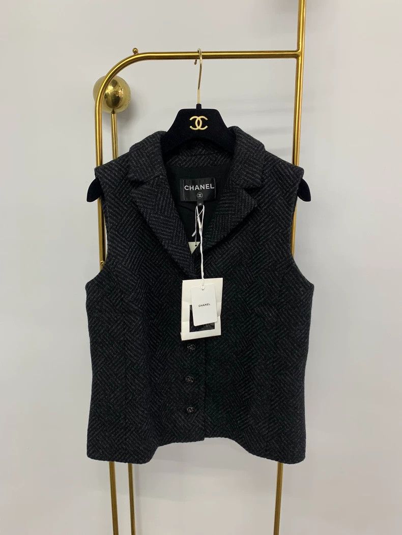 Chanel Chanel 24K Wool Herringbone Vest - dmc Size US M / EU 48-50 / 2 - 1 Thumbnail
