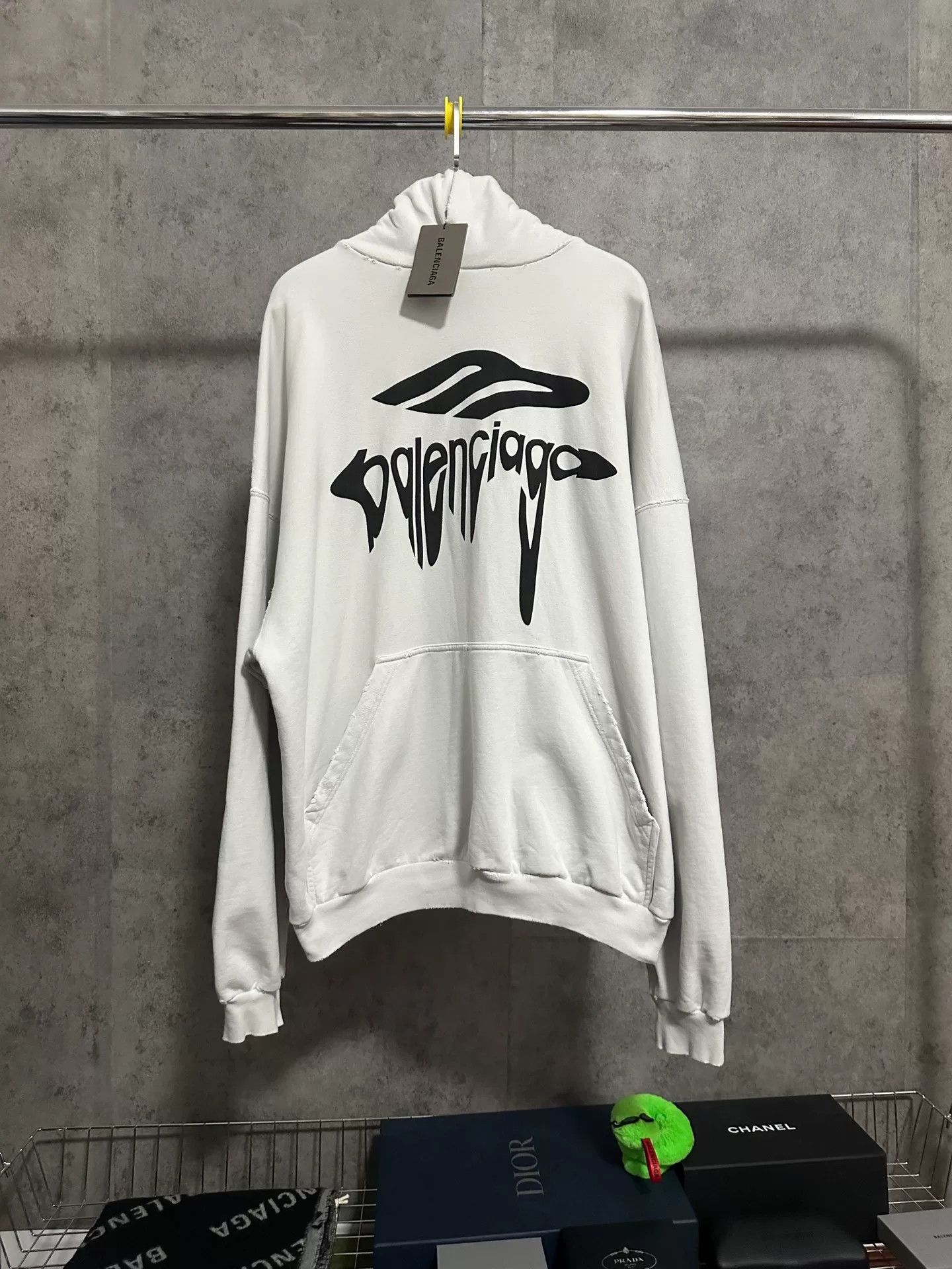 Balenciaga balenciaga 3b logo hooded sweatshirt Size XXS / US 00 / IT 34 - 1 Thumbnail