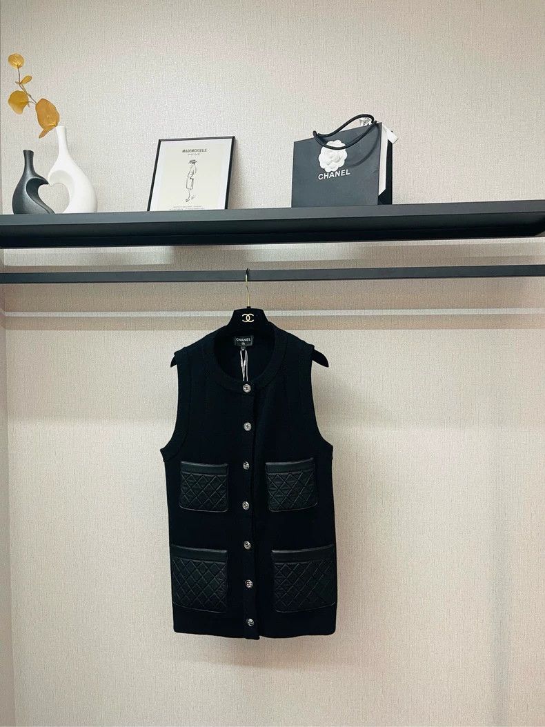 Chanel Chanel 24B black diamond patchwork four-pocket vest 2504-Ne Size XS / US 0-2 / IT 36-38 - 1 Thumbnail