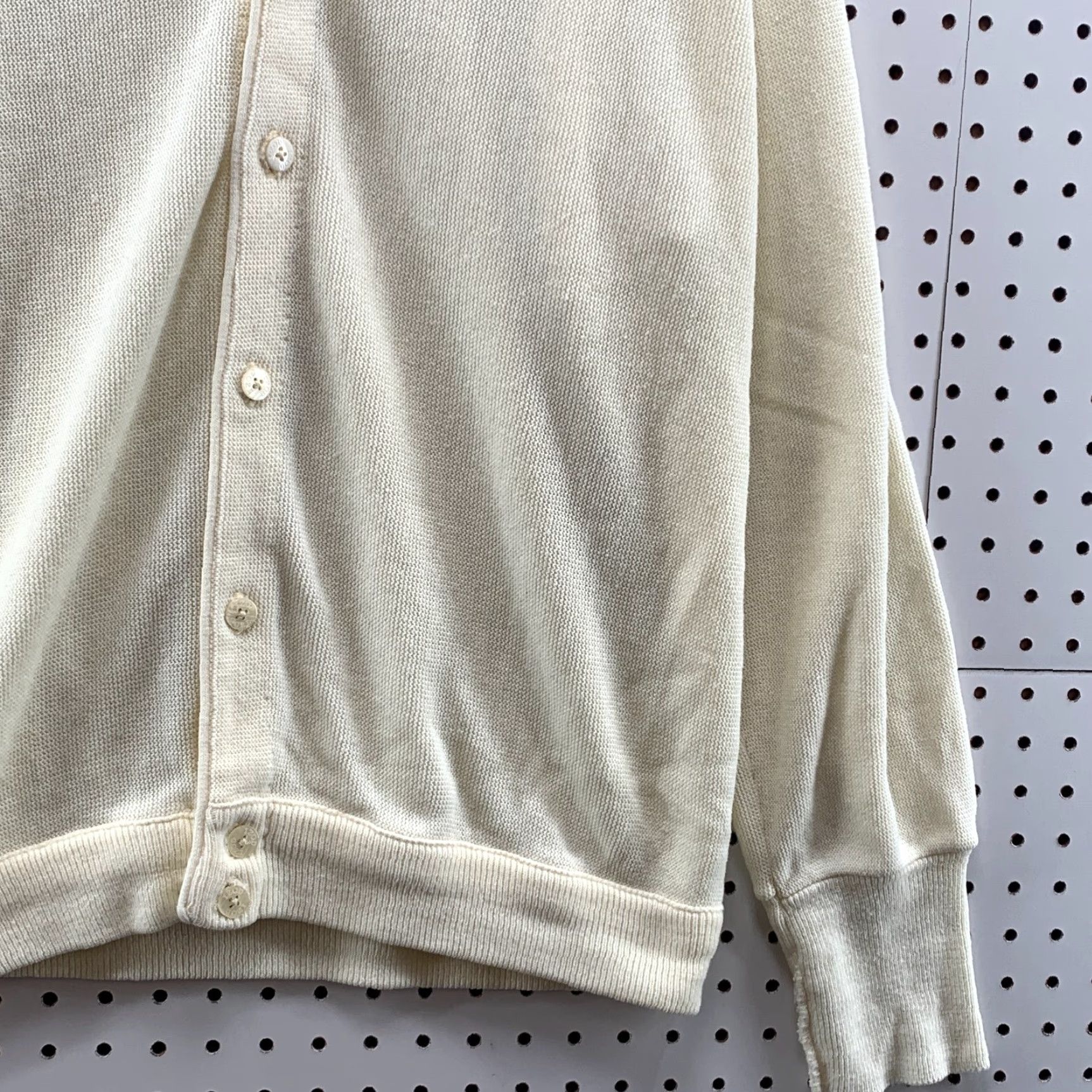 Izod VINTAGE IZOD Cardigan Shirt Men XL Beige 100% Acrylic Button Down 1980s VTG Mens Size US XL / EU 56 / 4 - 6 Thumbnail