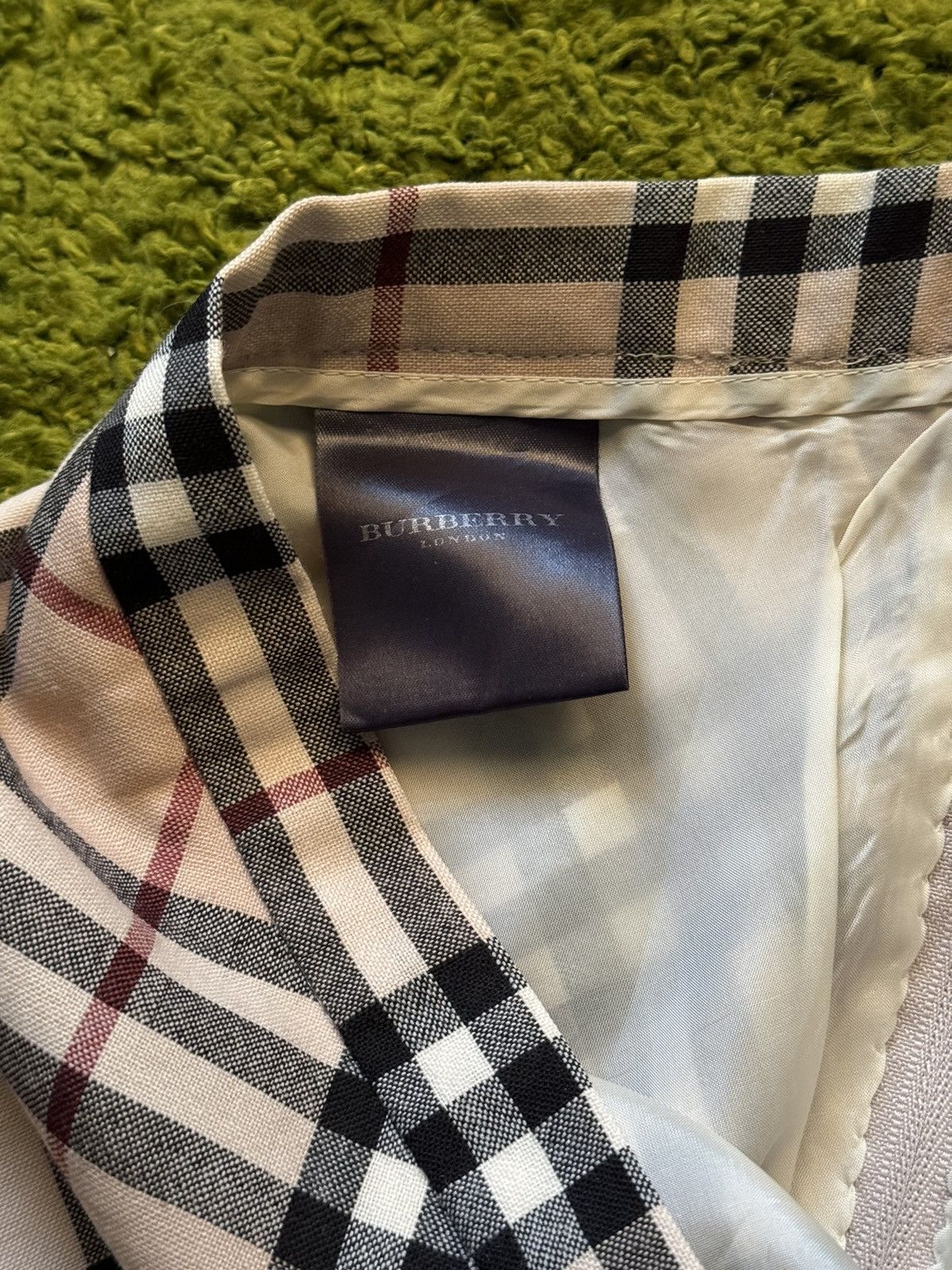 Burberry × Vintage Burberry 2000s vintage iconic nova check wool skirt Size 32" / US 10 / IT 46 - 5 Thumbnail