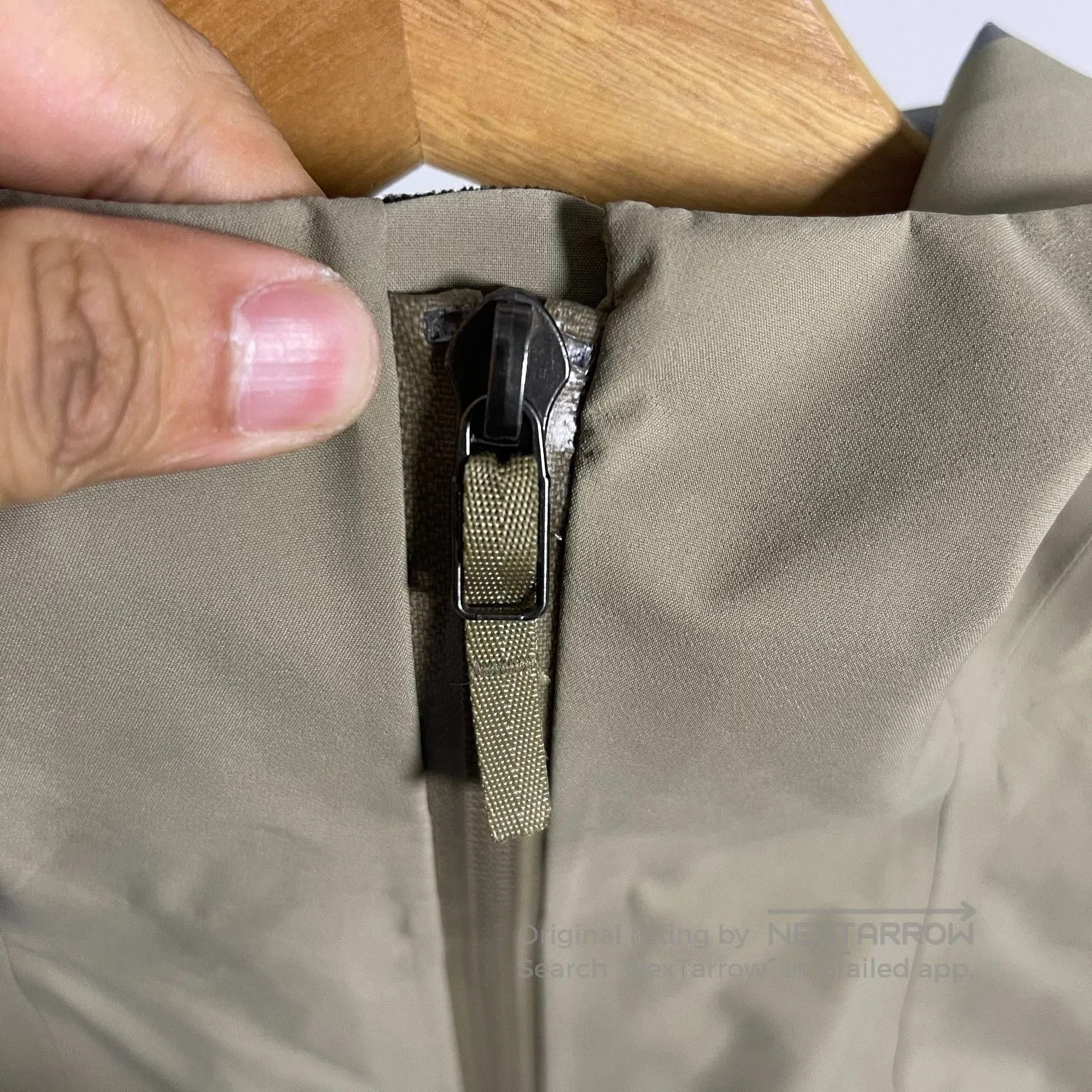Arc'teryx Arcteryx Women's Hooded Drawstring Windbreaker. Size XS / US 0-2 / IT 36-38 - 3 Thumbnail