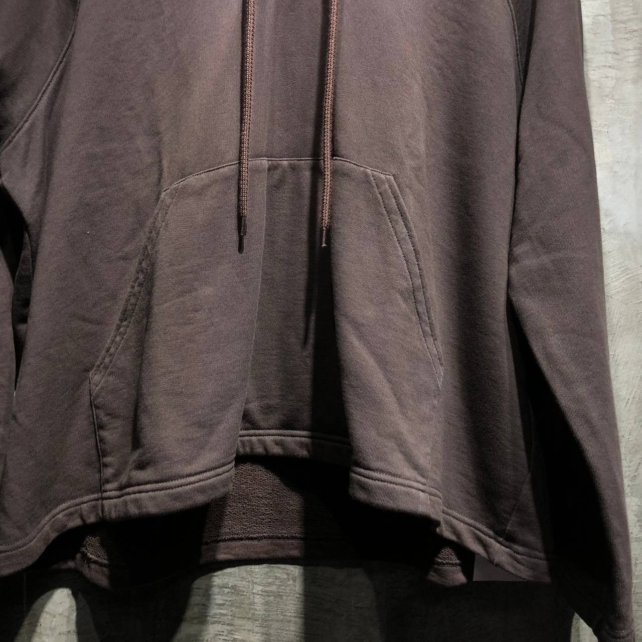 Balenciaga Balenciaga Sleeves Embroidered logo cropped hoodie BNWT Size US XL / EU 56 / 4 - 2 Thumbnail