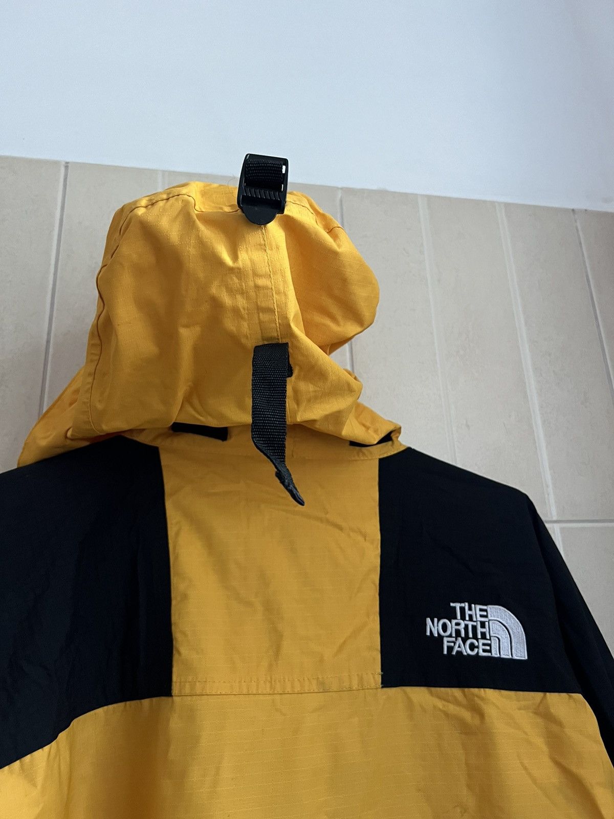 The North Face Vintage North Face Gore Tex Pale Yellow Jacket Size US M / EU 48-50 / 2 - 14 Thumbnail