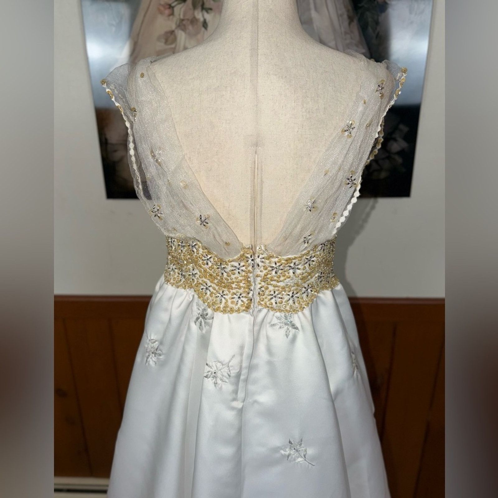 Other Pretty Boutique Satin Wedding Gown Size M / US 6-8 / IT 42-44 - 7 Thumbnail