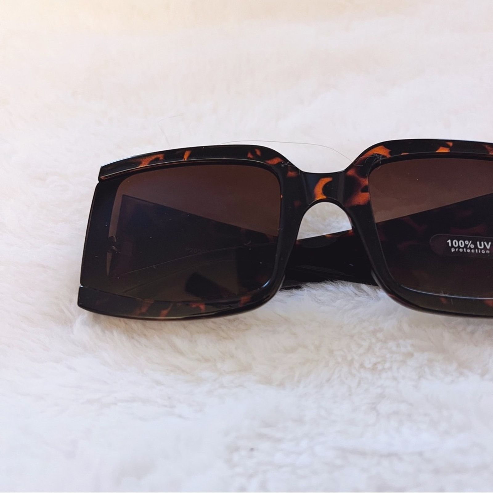 Other Fiona Brown Oversized Rectangle Thick Sunglasses Size ONE SIZE - 2 Thumbnail