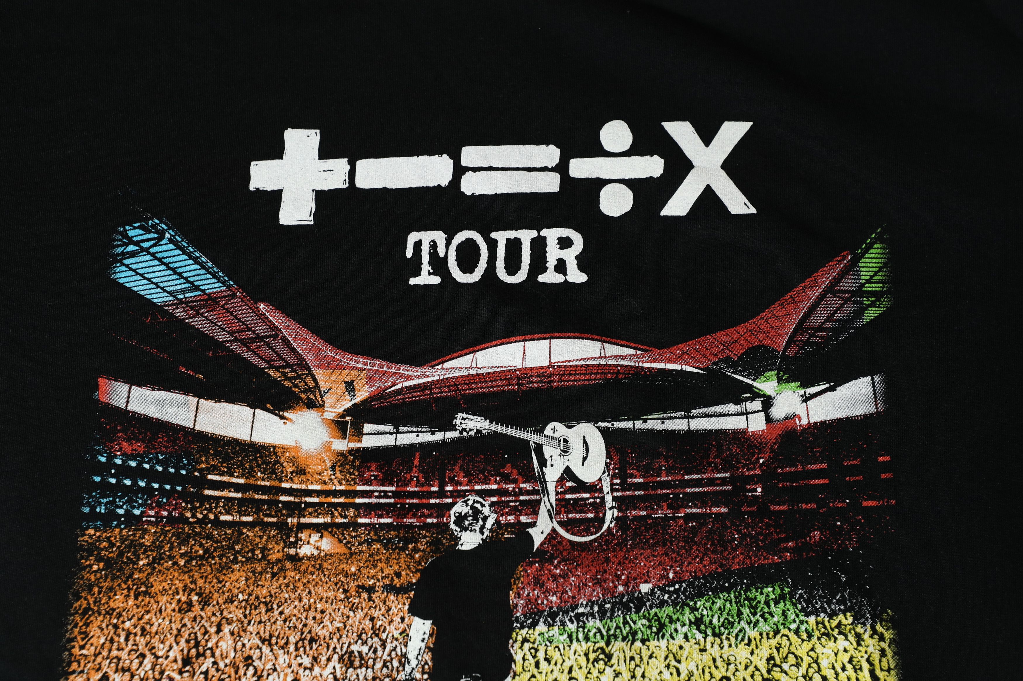 Band Tees Ed Sheeran +-=/x Mathematics Tour Tee (L) Size US L / EU 52-54 / 3 - 4 Thumbnail