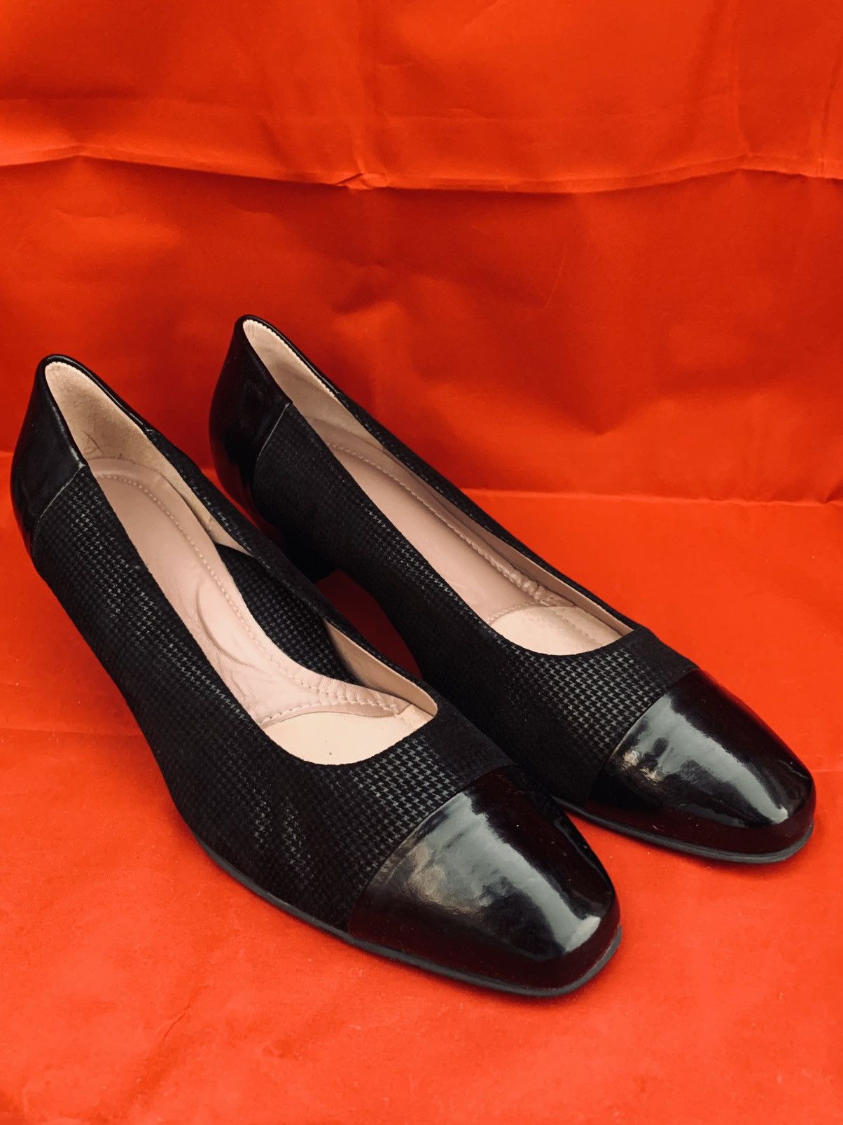Designer BEAUTIFEEL Suede & Patent Leather Cap Toe Kitten Heel Pumps Size US 9 / IT 39 - 2 Thumbnail