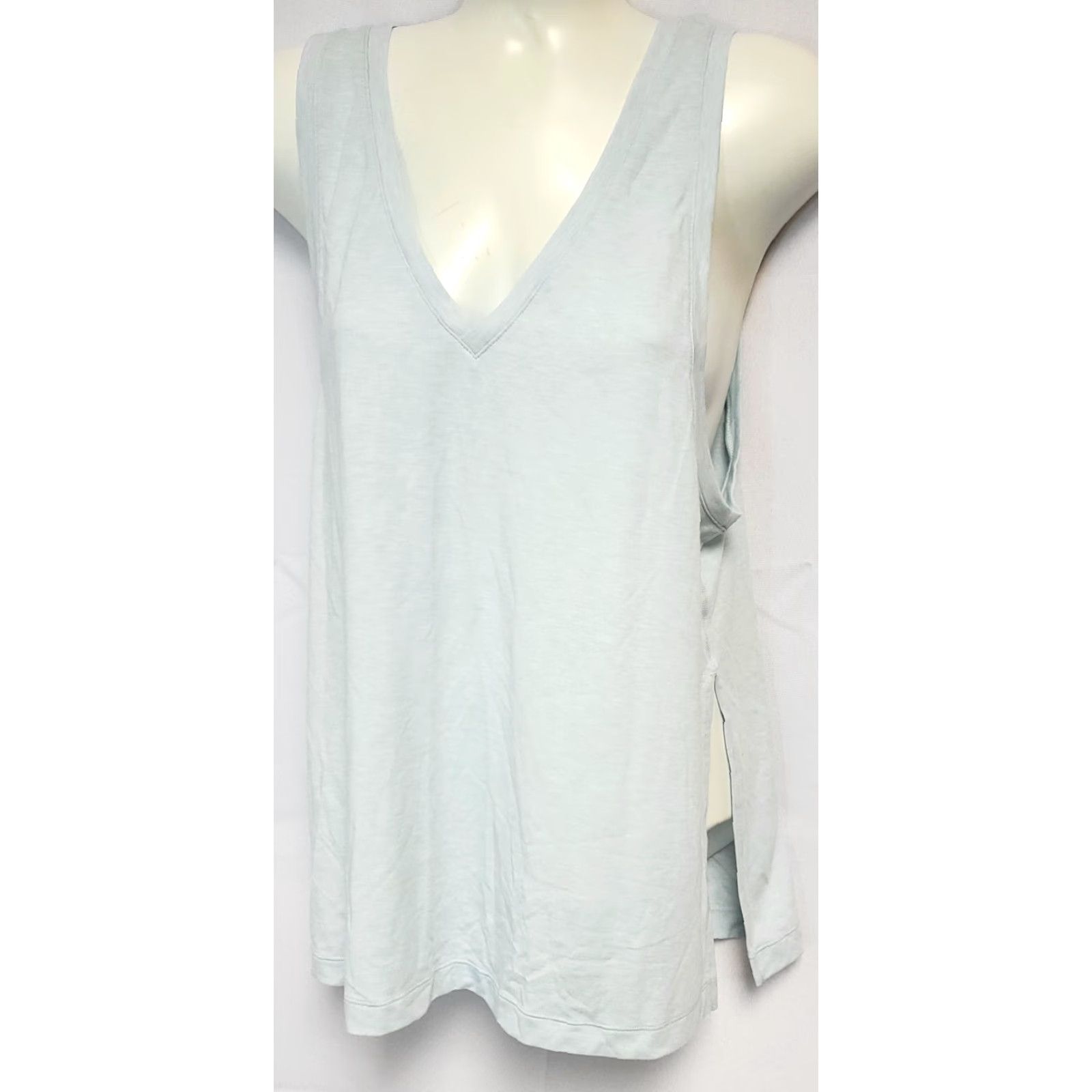New Balance Womens New Balance Tank Top Shirt Transform 2 Way WT83121 Ice Blue High Split 74% Polyester / 18% Lyocell / 8% Elastane Sxs? Size S / US 4 / IT 40 - 2 Thumbnail