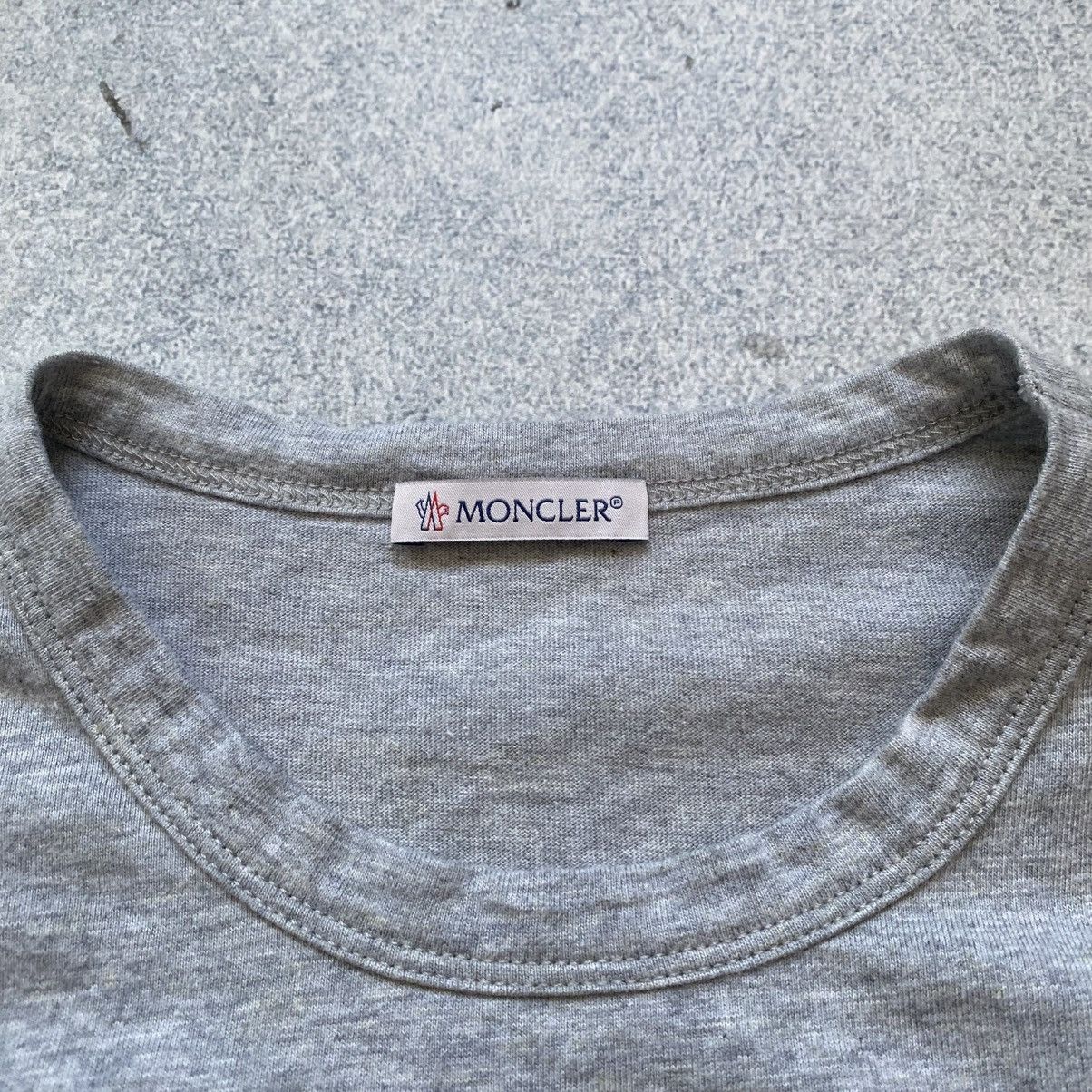 Moncler Moncler t shirt Size US S / EU 44-46 / 1 - 5 Thumbnail
