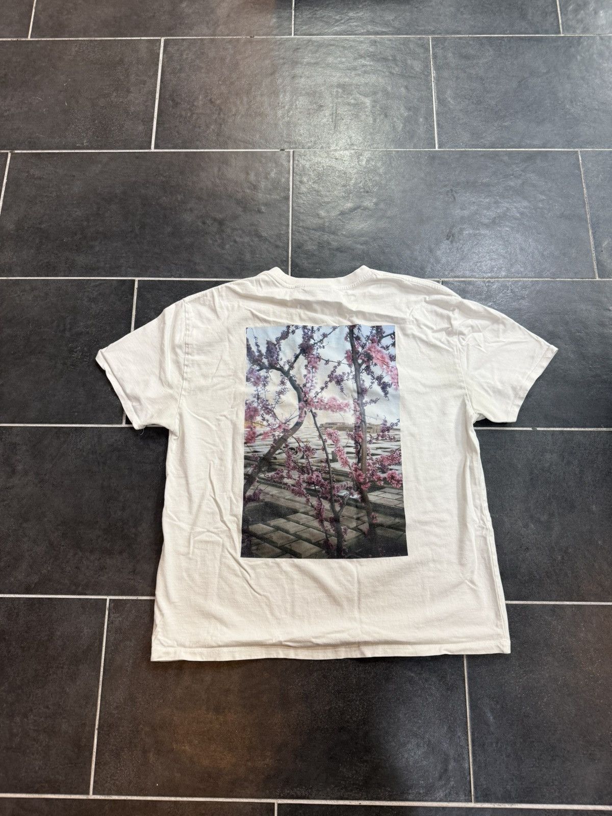 Fear of God Essentials Fear of God White Cherry Blossoms Photo Tee FW19 Size US M / EU 48-50 / 2 - 2 Thumbnail
