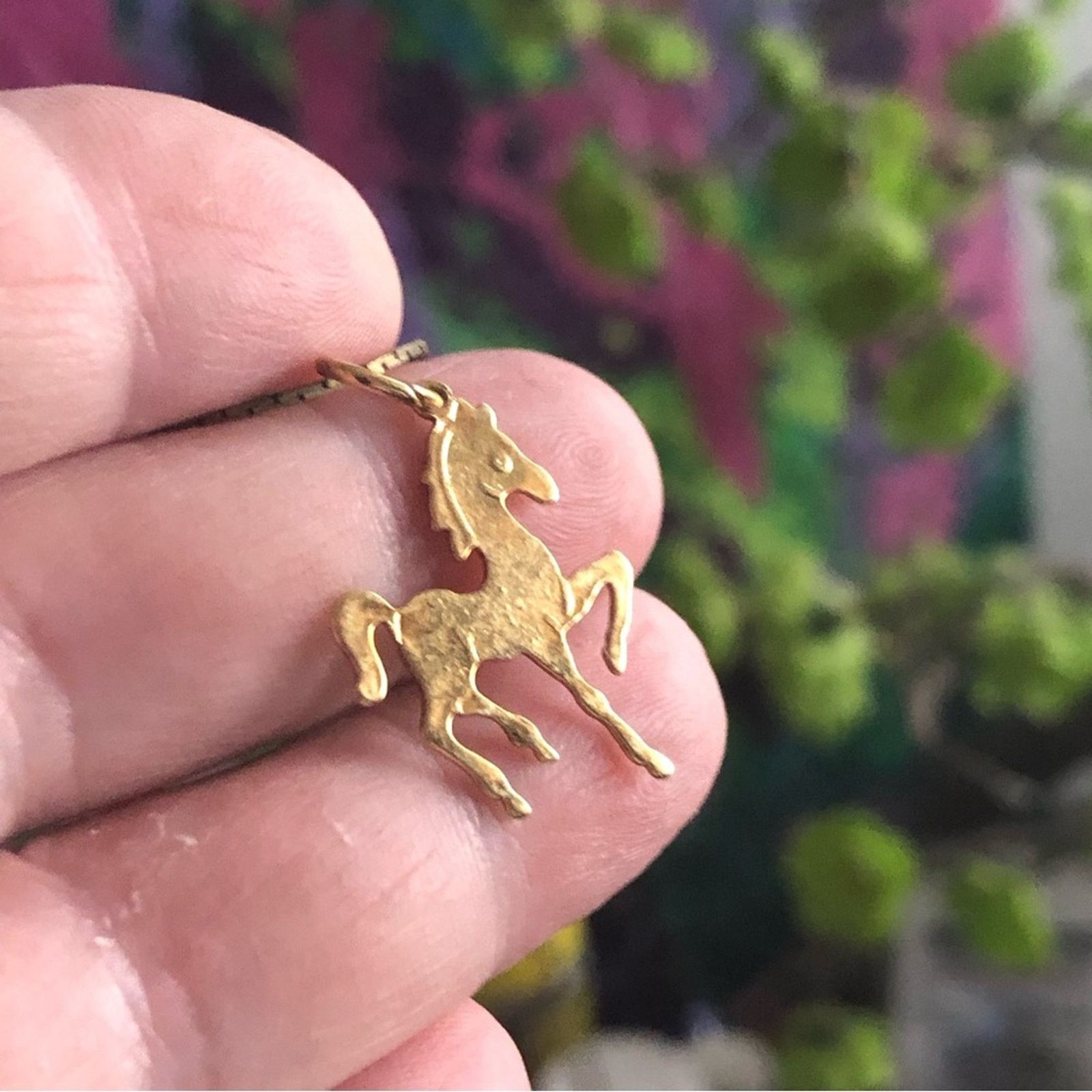 Vintage Vintage etched gold stallion horse pendant on chain necklace Size ONE SIZE - 4 Thumbnail