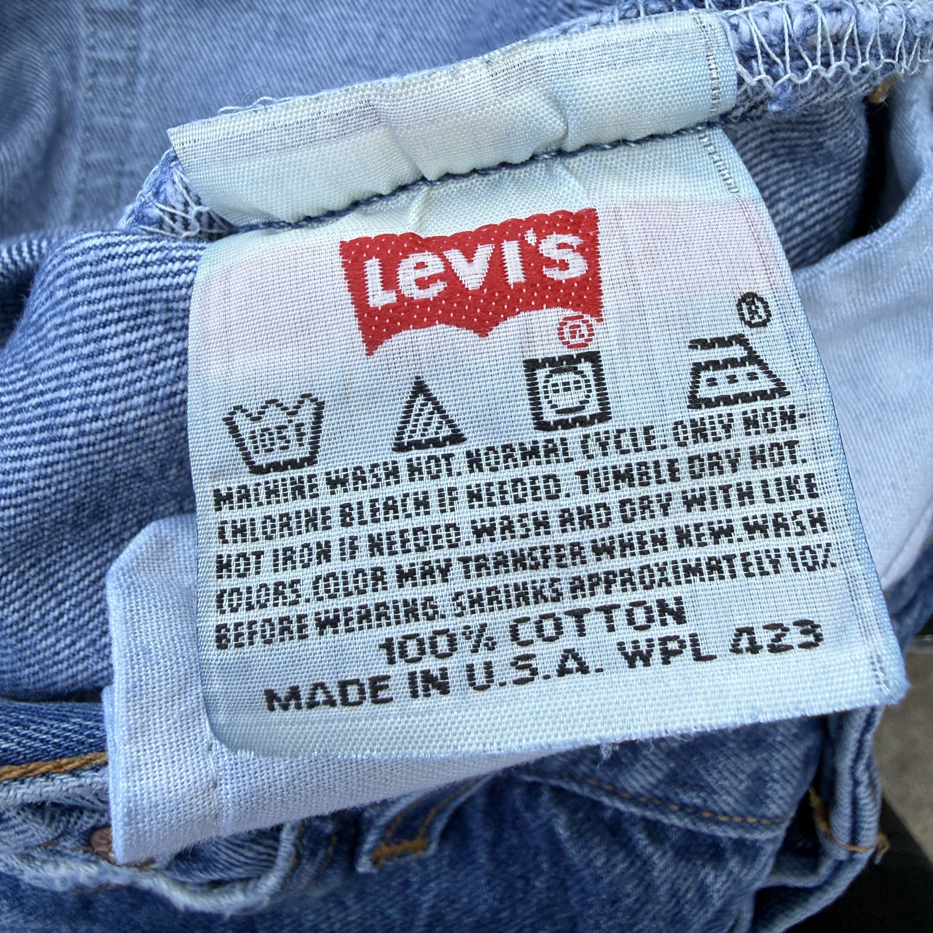 Levi's Vintage 90s Levis 501 Blue Button fly Denim Made USA Jeans Size US 33 - 6 Thumbnail