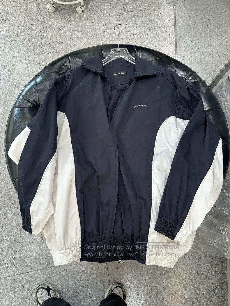 Balenciaga Balenciaga Black and White Windbreaker Jacket Size US S / EU 44-46 / 1 - 1 Thumbnail