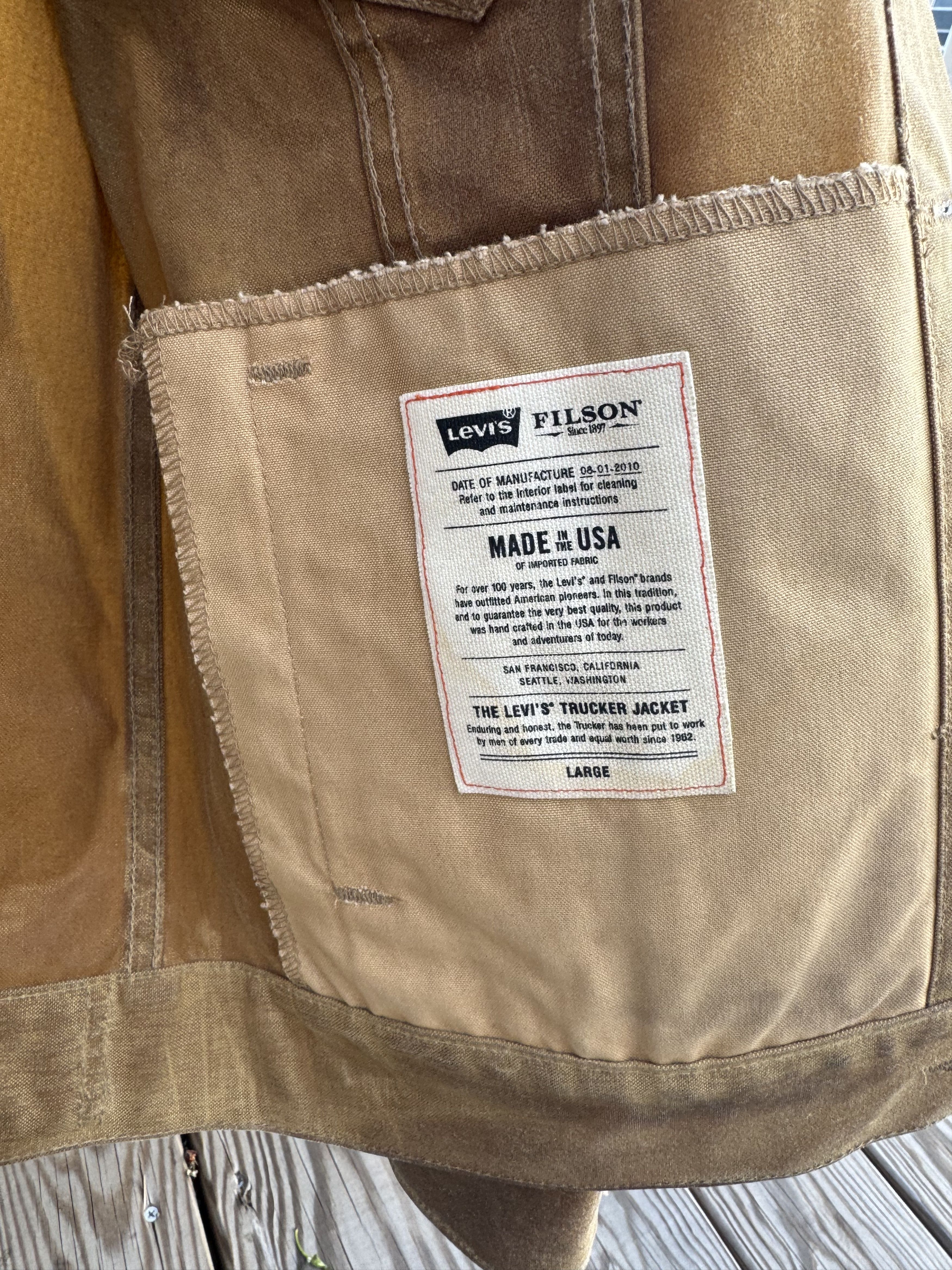 Filson × Levi's Levi’s x Filson Waxed Tin Cloth Trucker Jacket – Tan Size US L / EU 52-54 / 3 - 4 Thumbnail